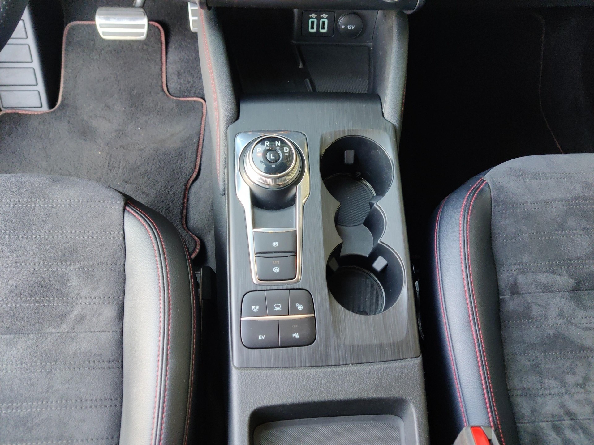 FORD Kuga 2.5 Plug-in Hybrid ST-Line X-image-15