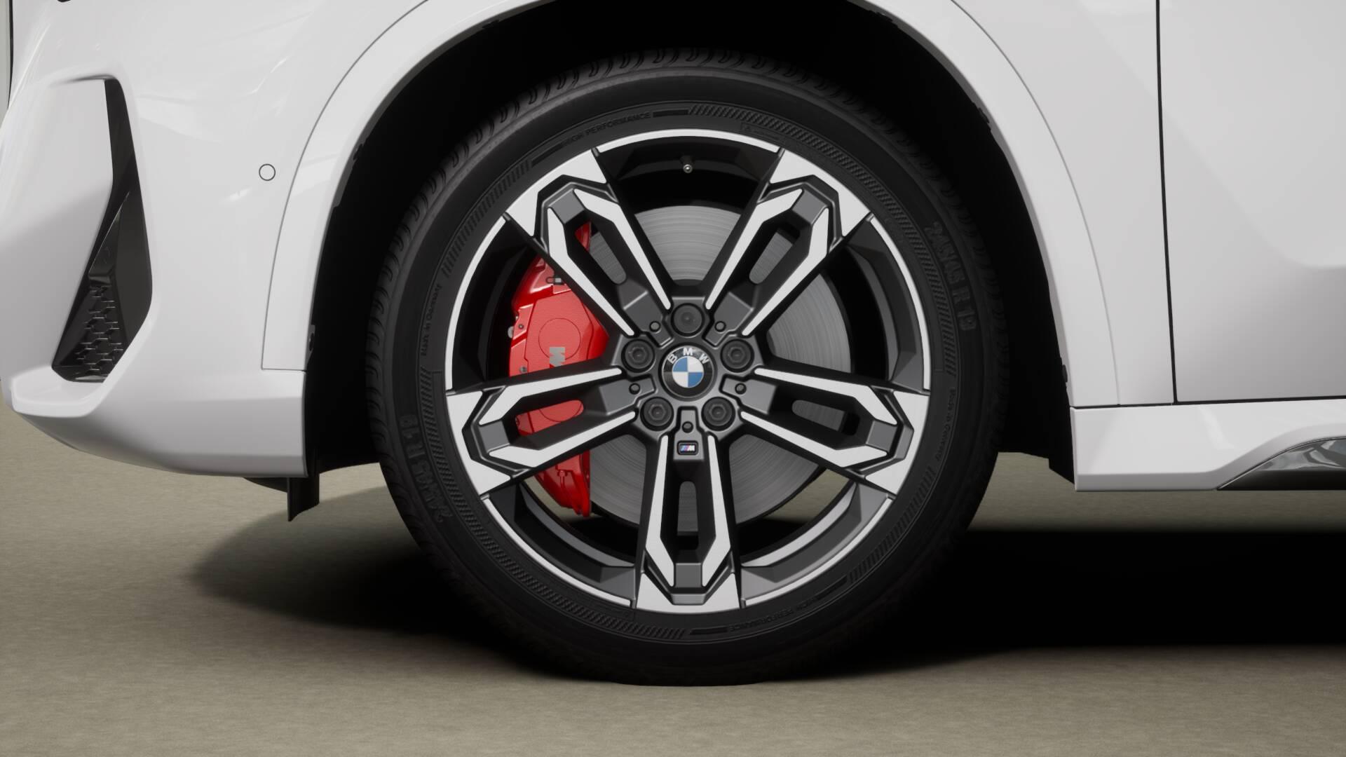 BMW iX1 30 xDrive-image-6