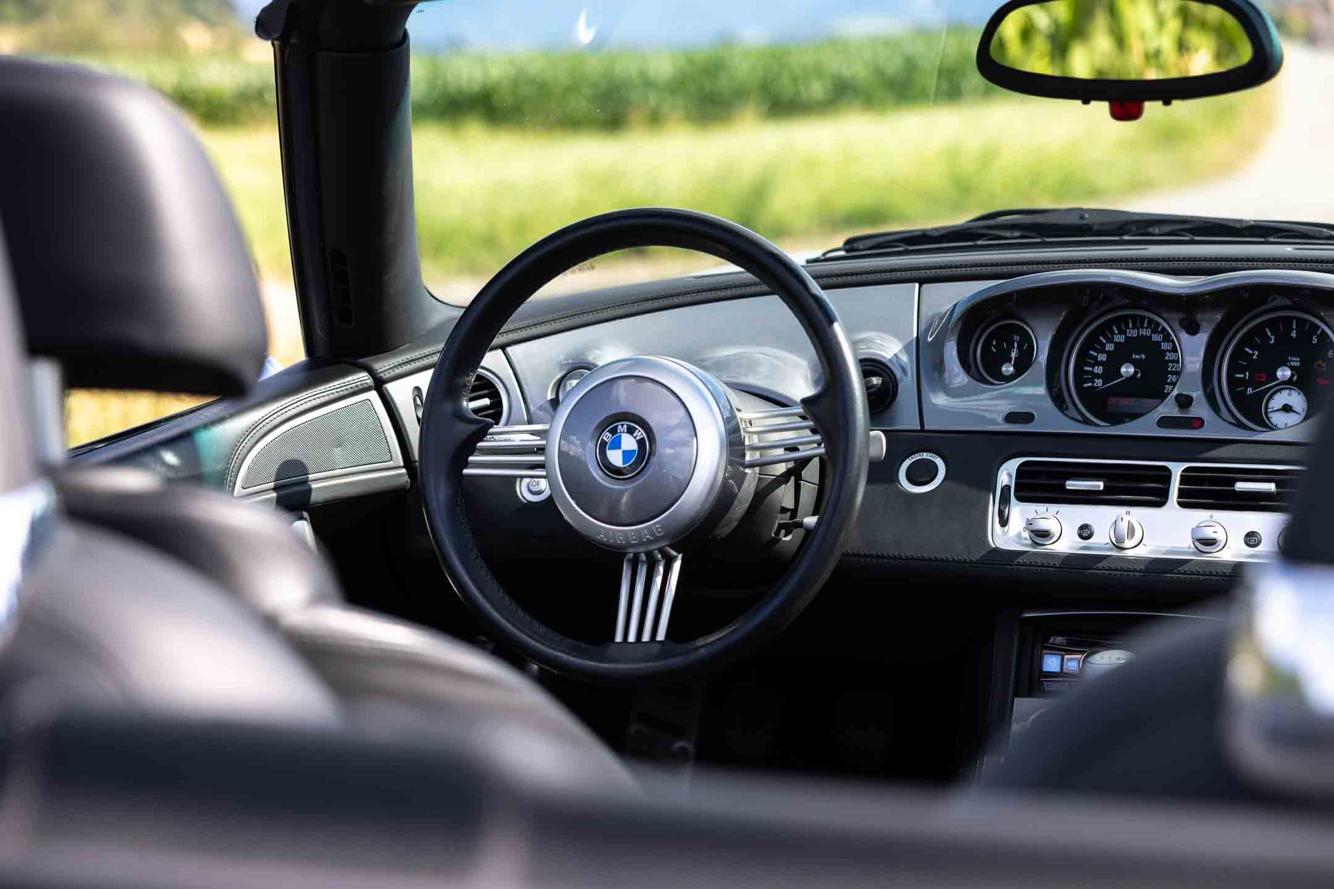 BMW Z8 Roadster-image-8