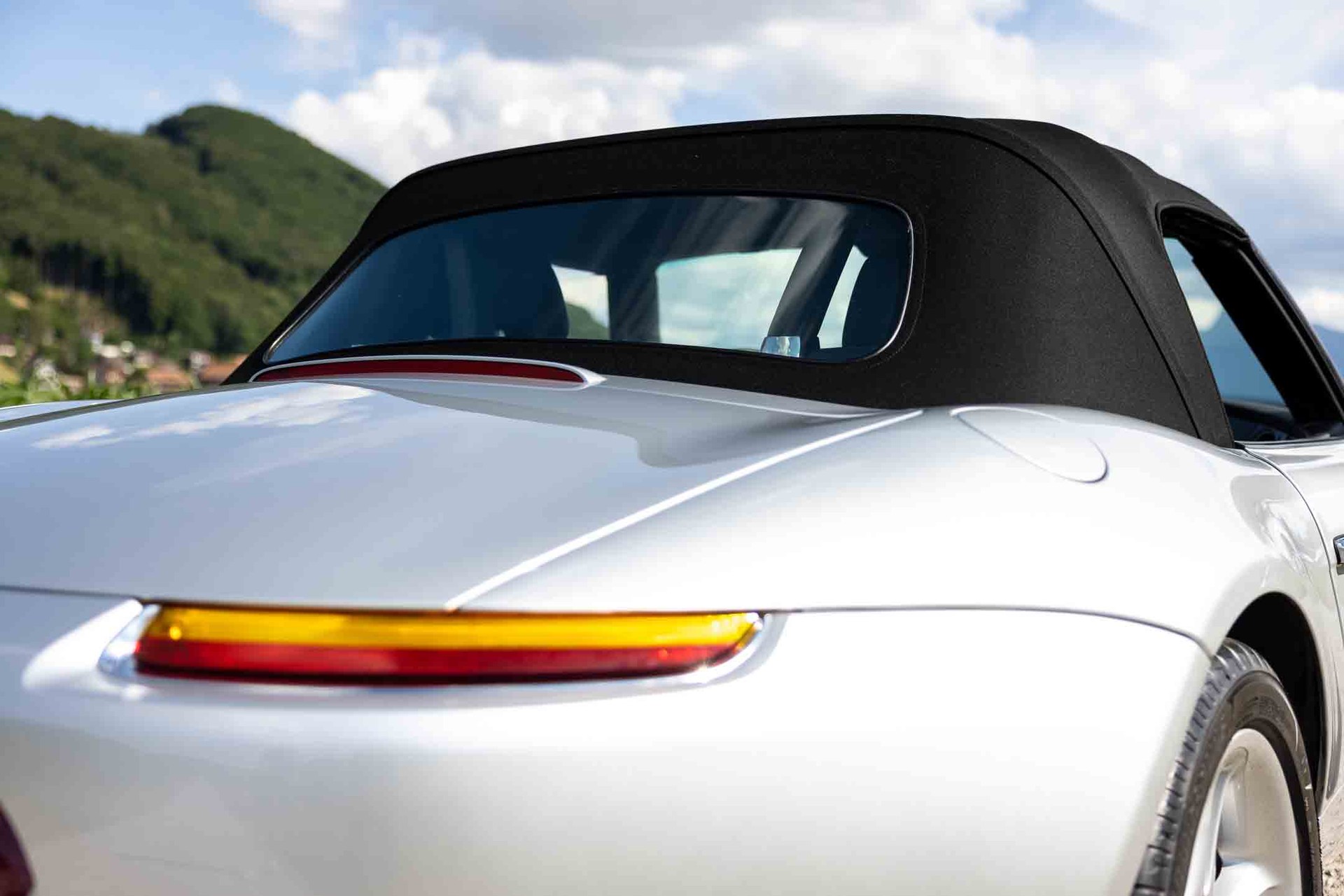 BMW Z8 Roadster-image-5
