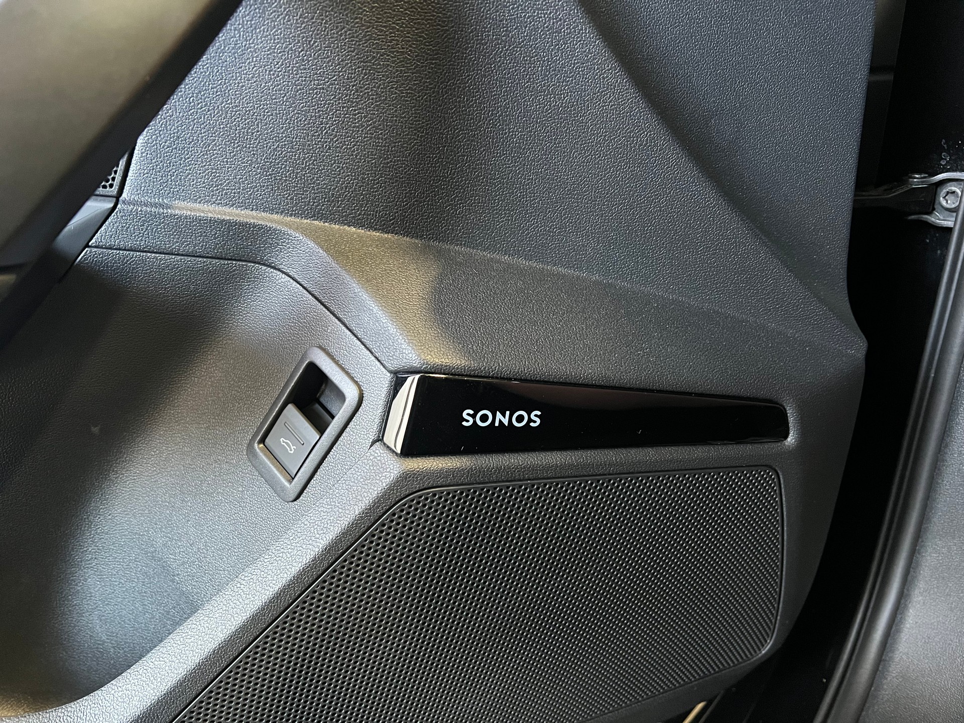 AUDI RS3 Sportback 2.5 TSI quattro S-tronic-image-11