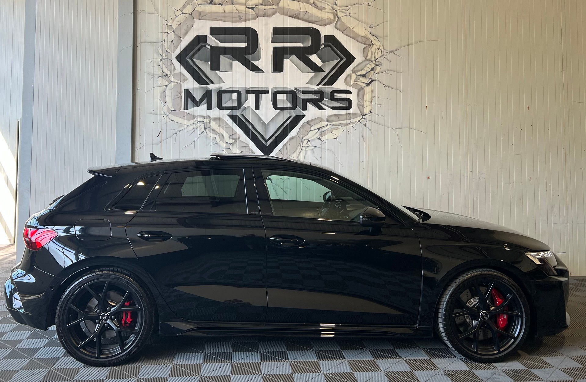 AUDI RS3 Sportback 2.5 TSI quattro S-tronic-image-5