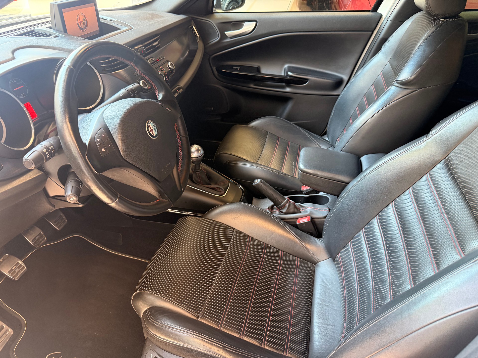 ALFA ROMEO Giulietta 1750 TBi Quadrifoglio Verde-image-6