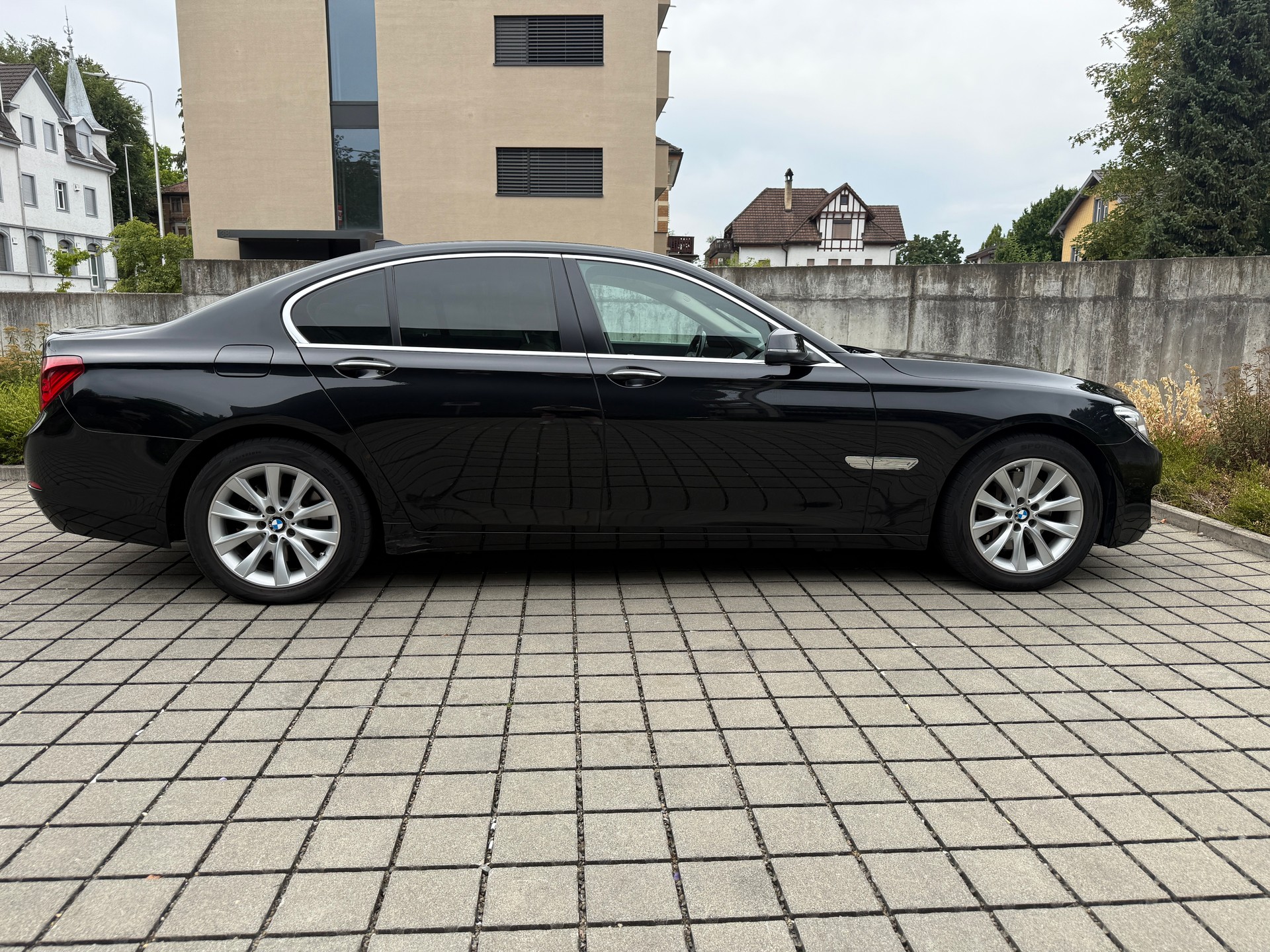 BMW 730d xDrive-image-7