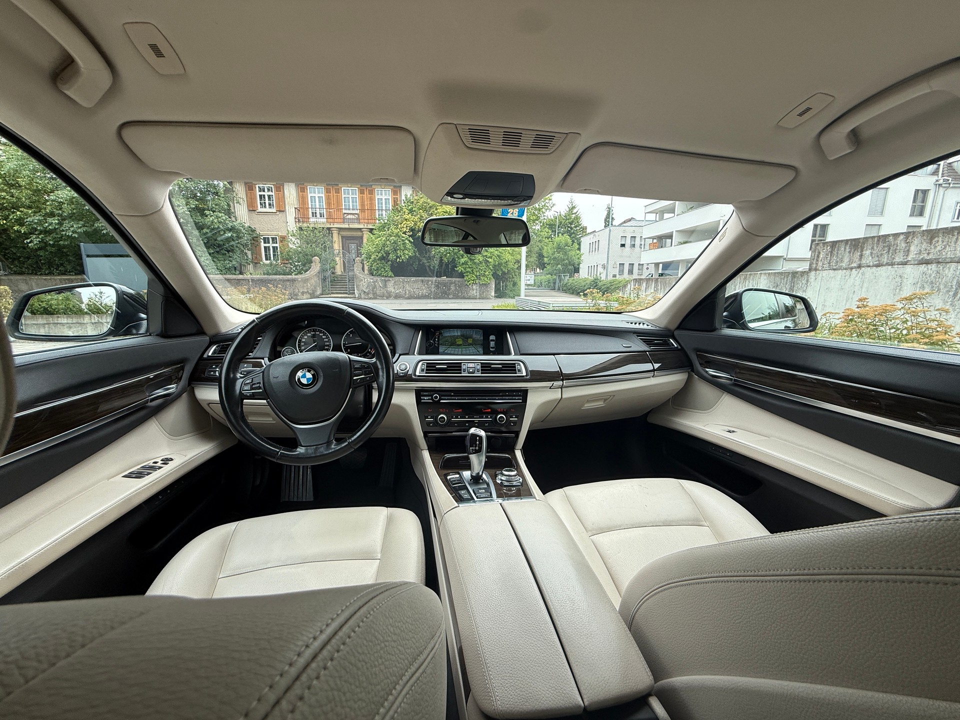 BMW 730d xDrive-image-9