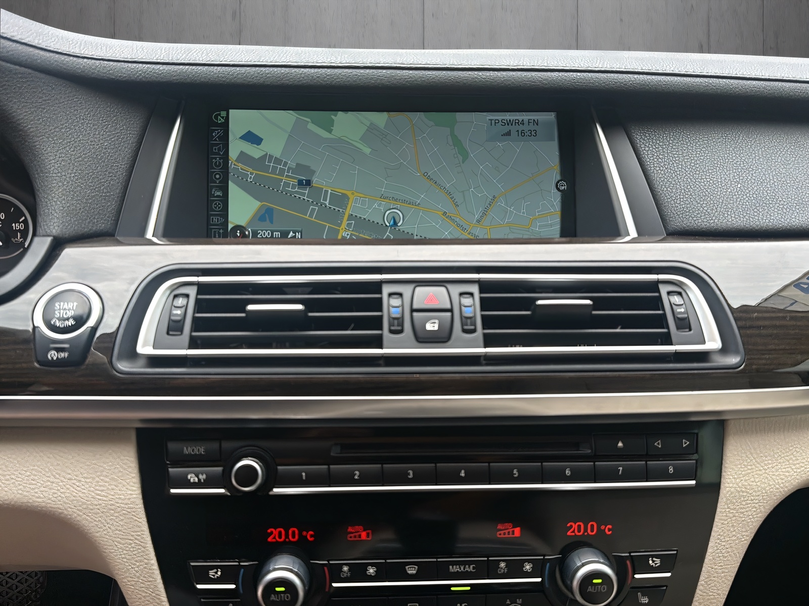 BMW 730d xDrive-image-8