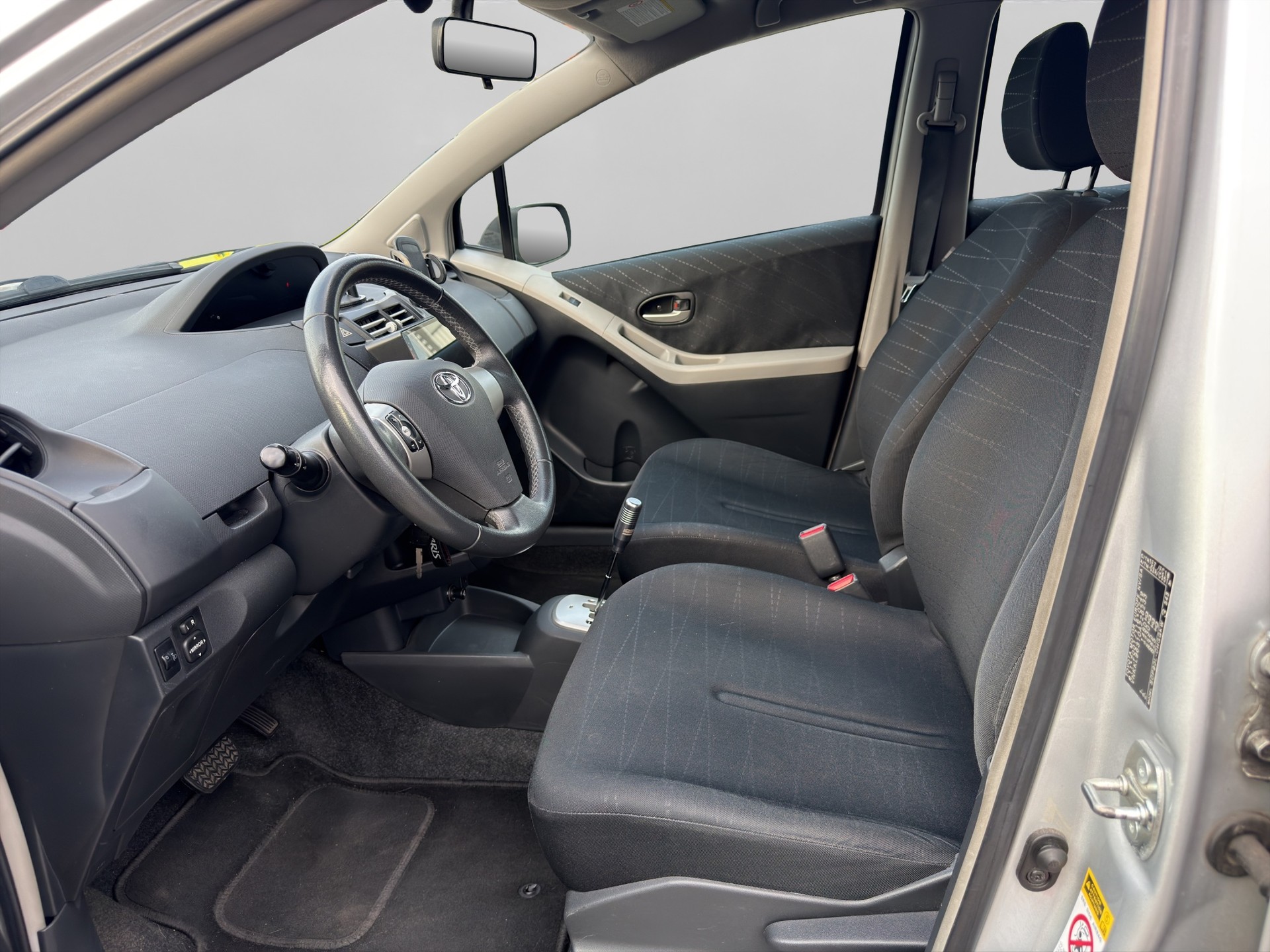 TOYOTA Yaris 1.3 Linea-image-8