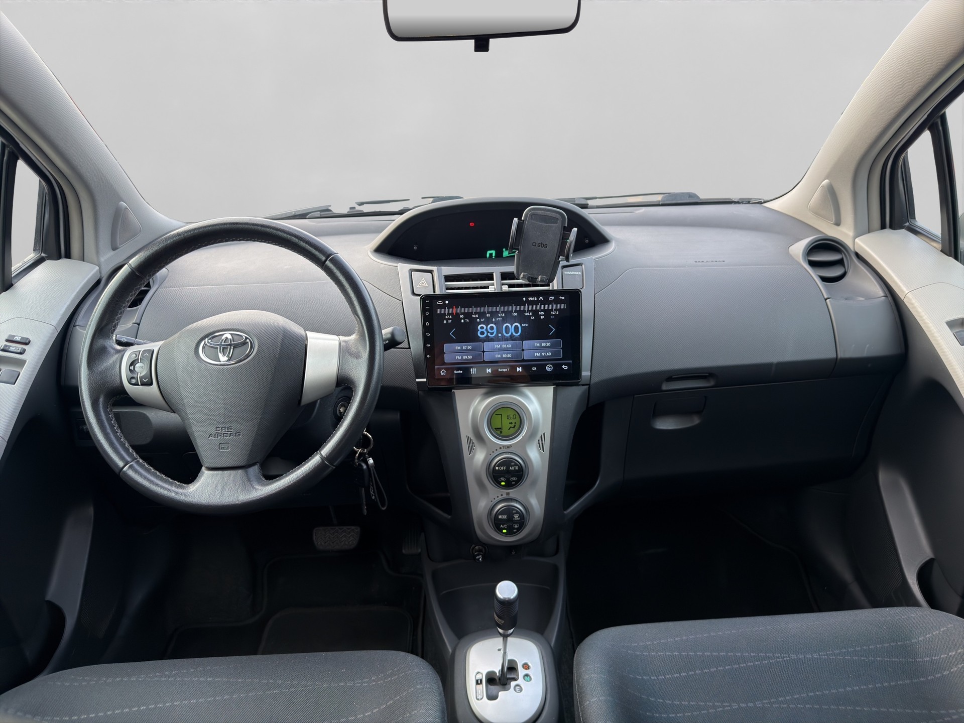 TOYOTA Yaris 1.3 Linea-image-11