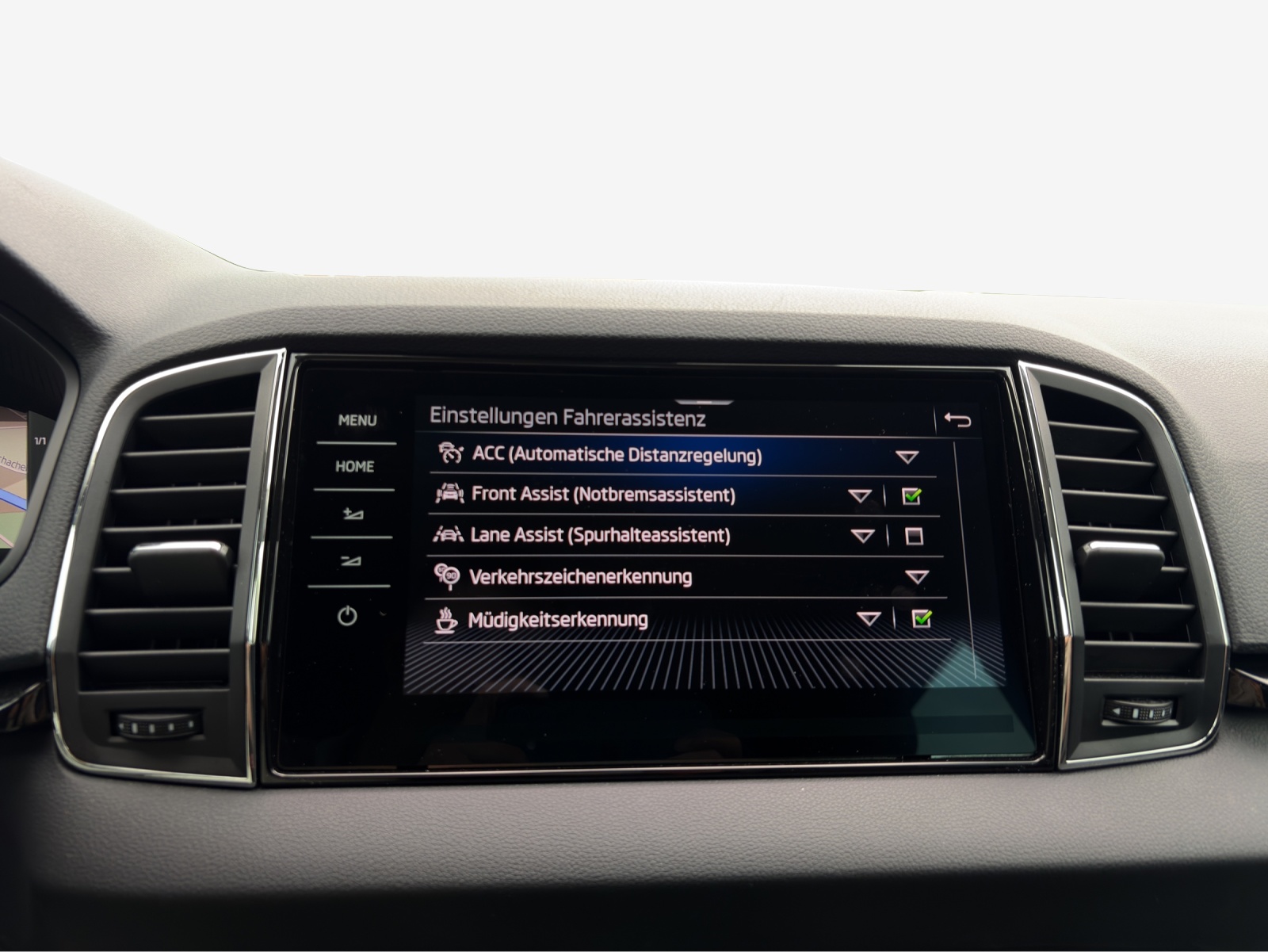 SKODA Karoq 1.5 TSI Style DSG-image-15