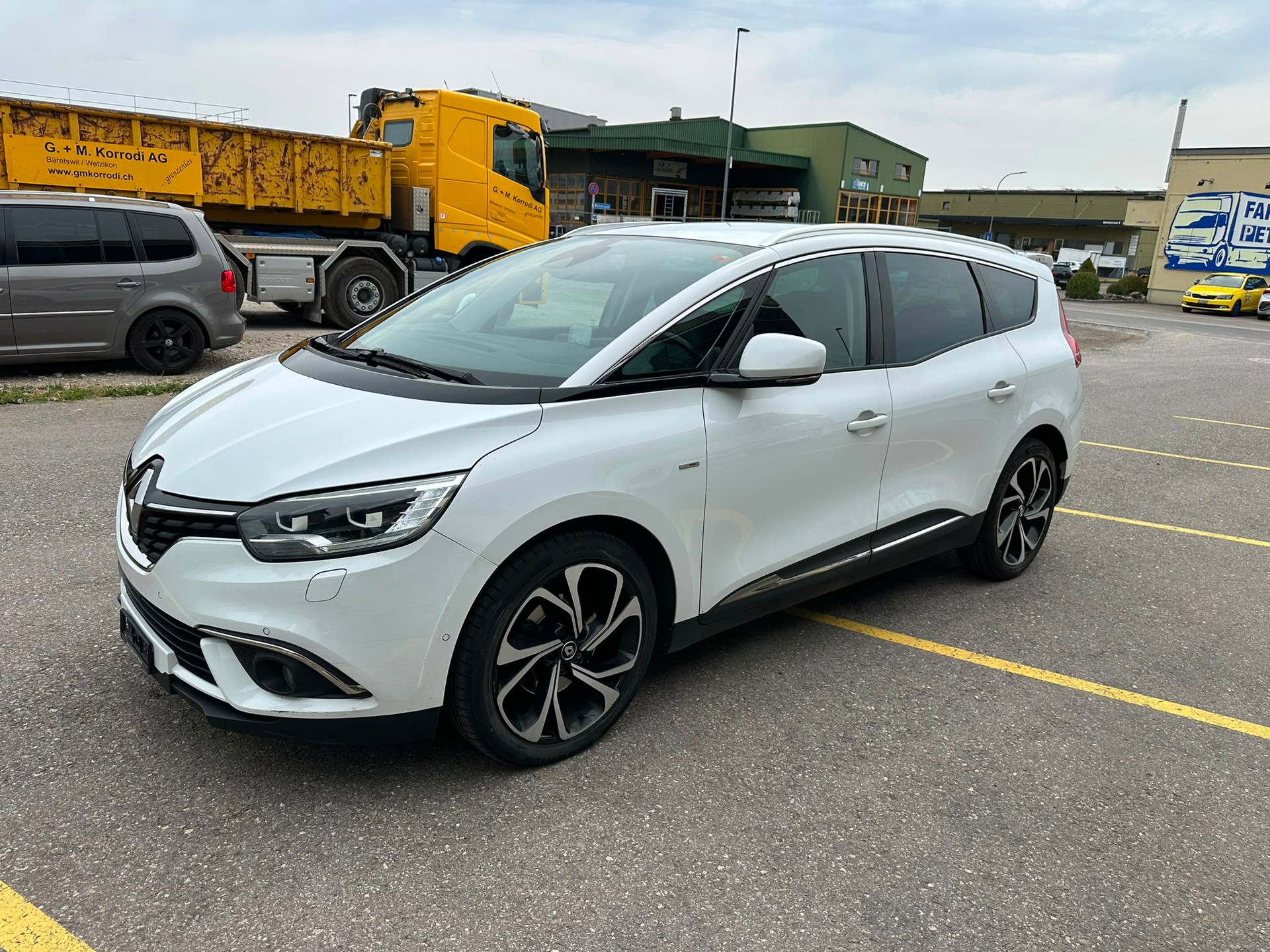 RENAULT Grand Scénic 1.6 dCi Bose EDC-image-1