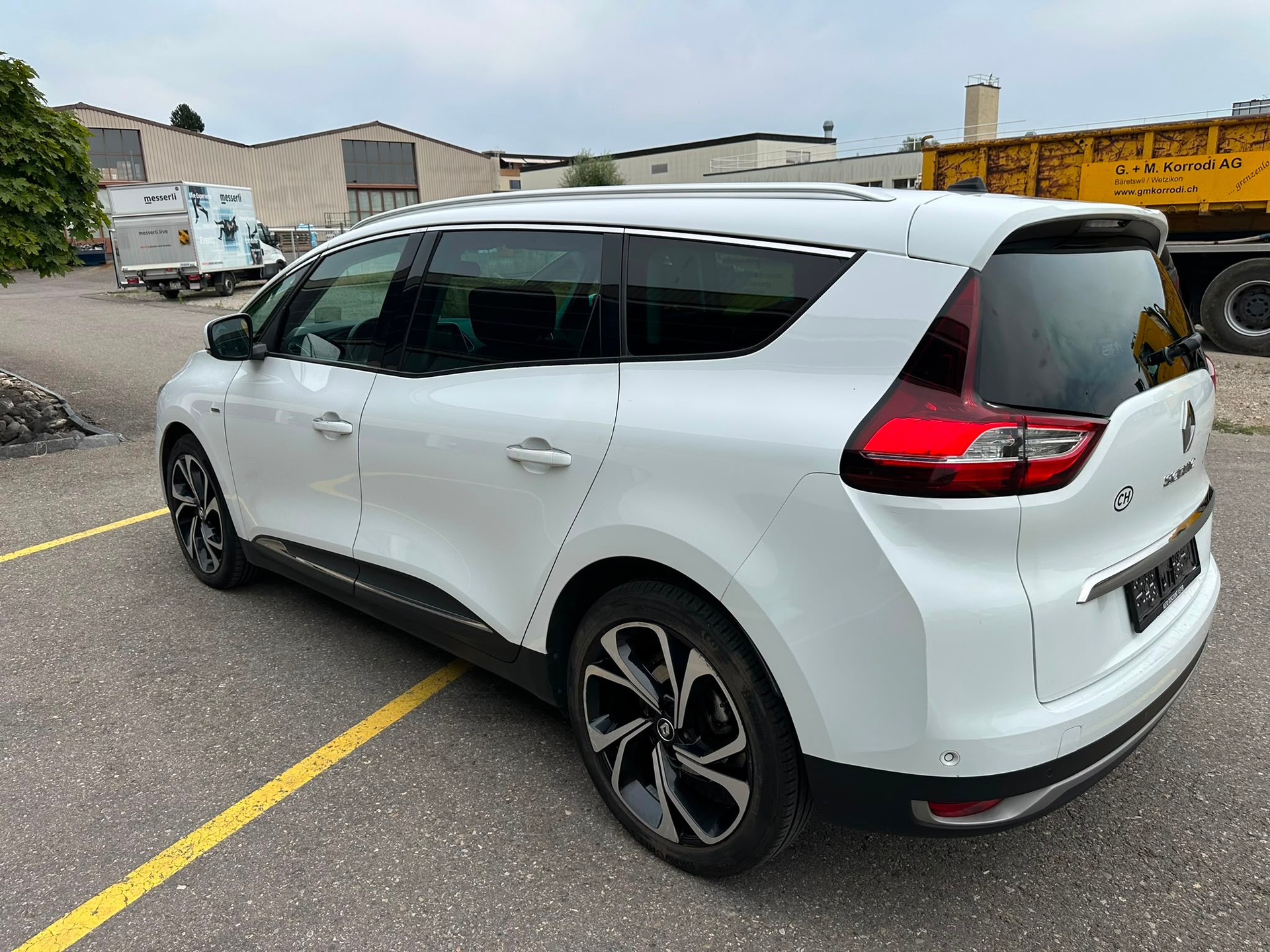 RENAULT Grand Scénic 1.6 dCi Bose EDC-image-4