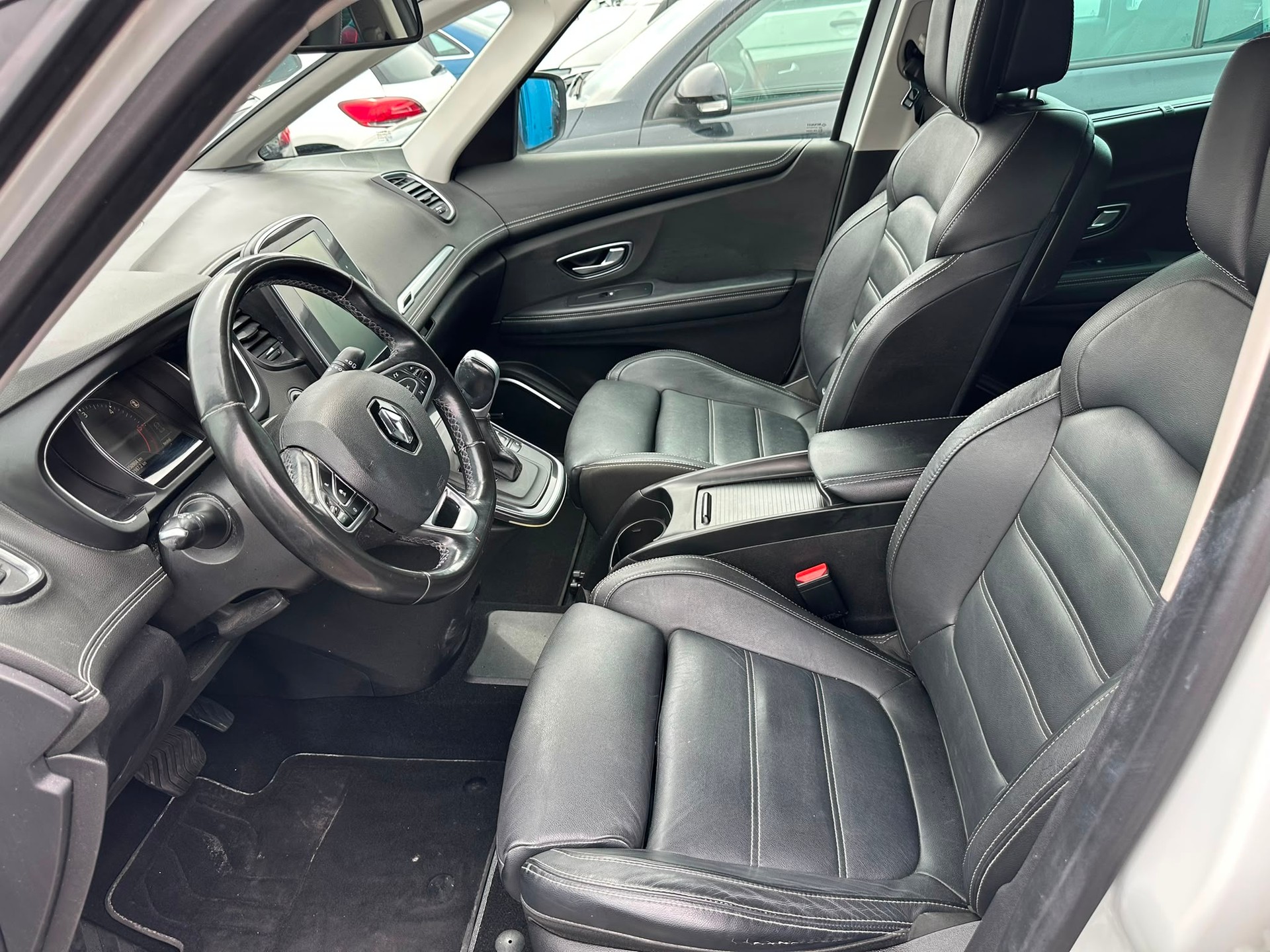 RENAULT Grand Scénic 1.6 dCi Bose EDC-image-5