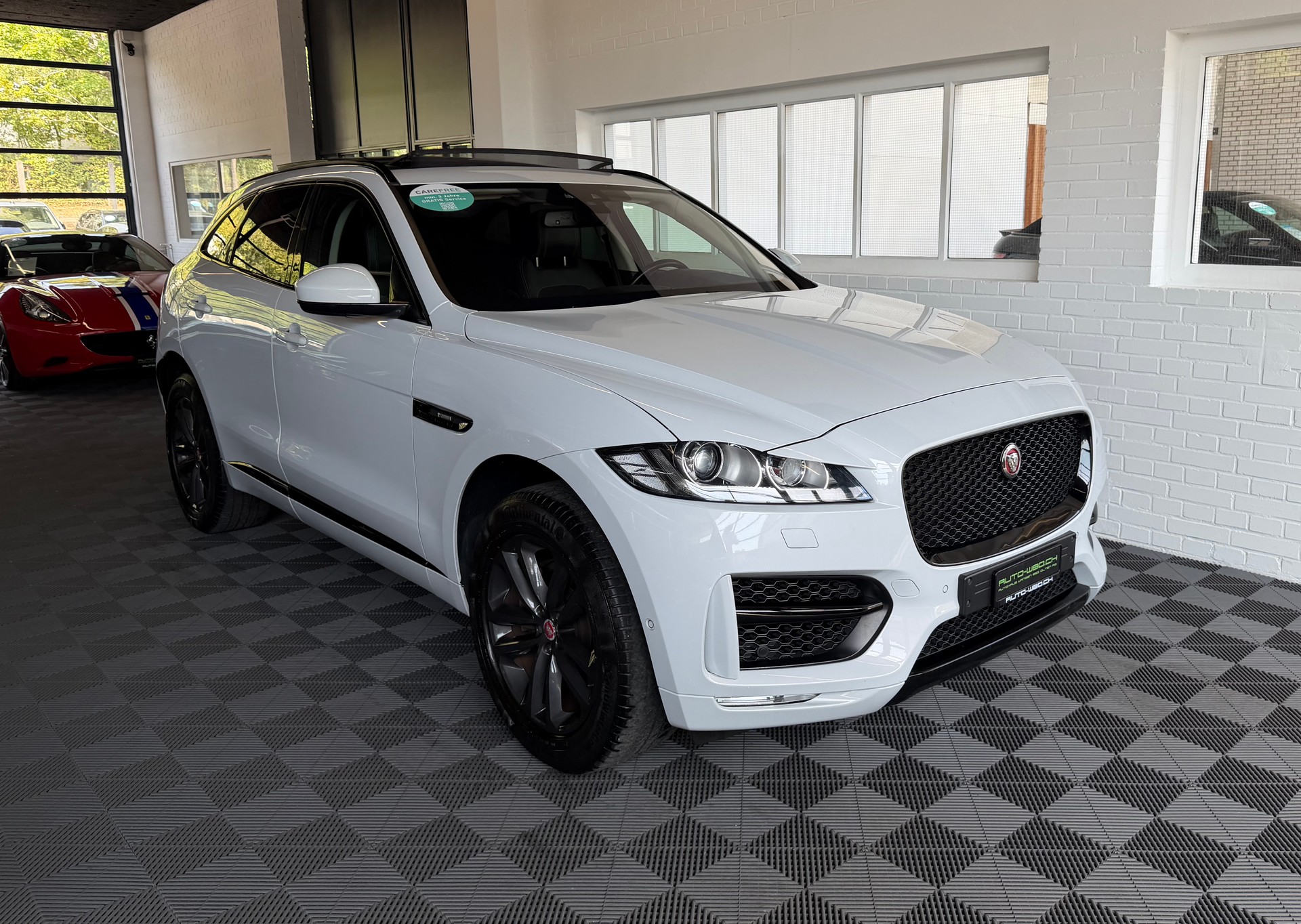 JAGUAR F-Pace 3.0 D300 R-Dynamic S AWD-image-0