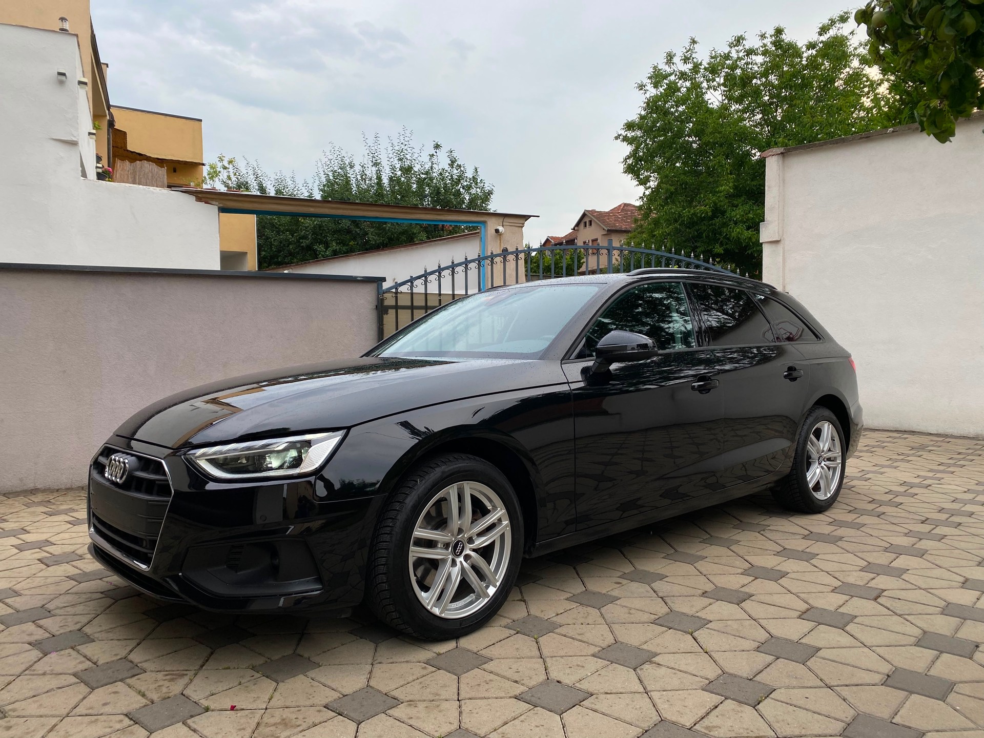 AUDI 2.0 35 TDI S-Tronic-image-0