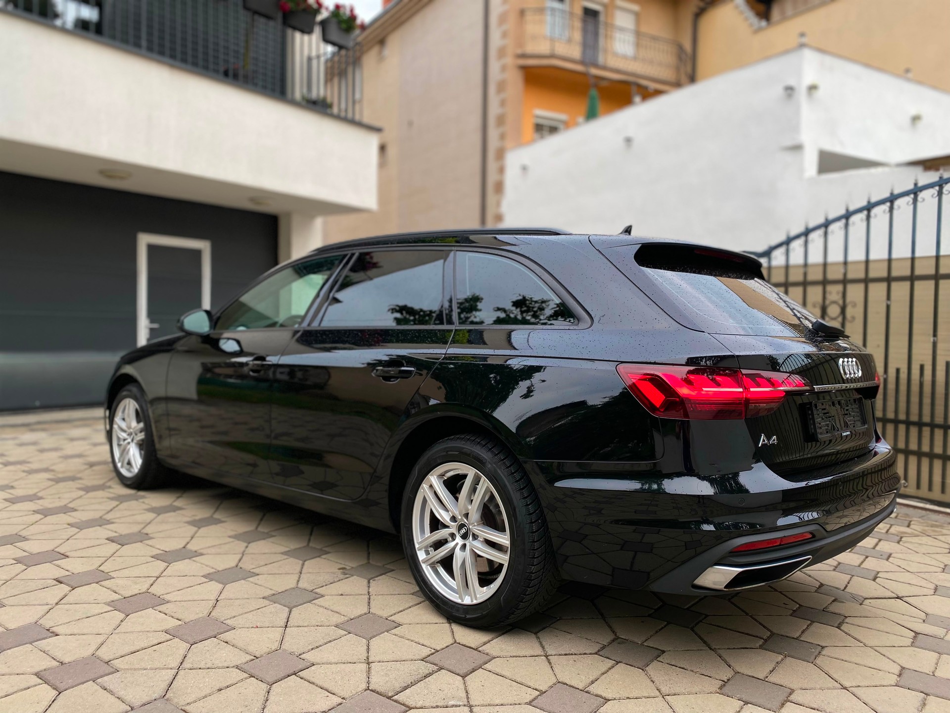 AUDI 2.0 35 TDI S-Tronic-image-2