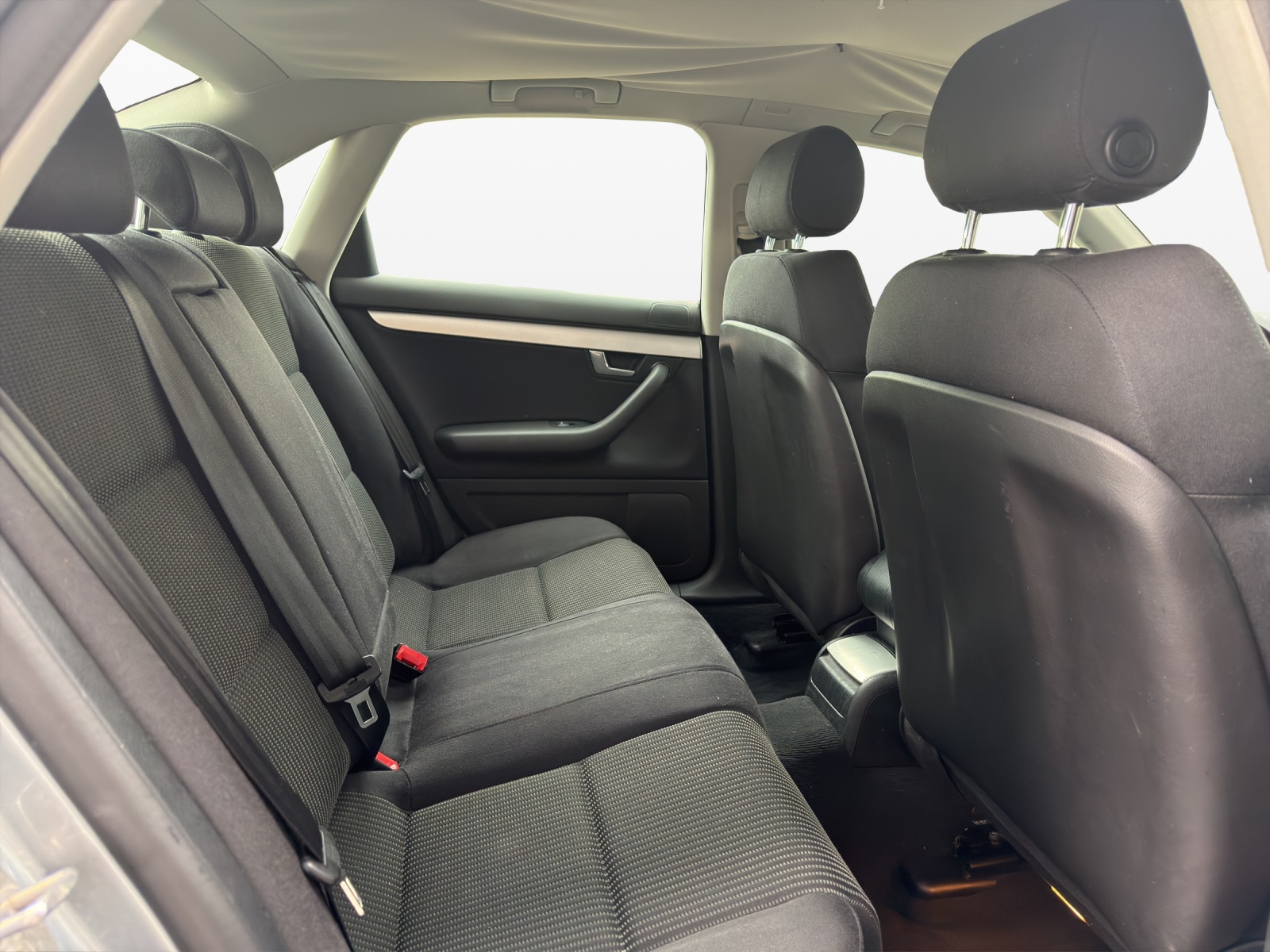 AUDI A4 Limousine 3.2 FSI quattro-image-17