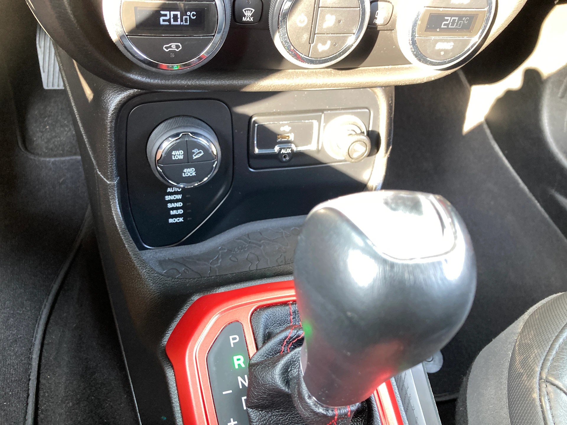 JEEP Renegade 2.0 CRD Trailhawk AWD + Low Range 9ATX-image-12