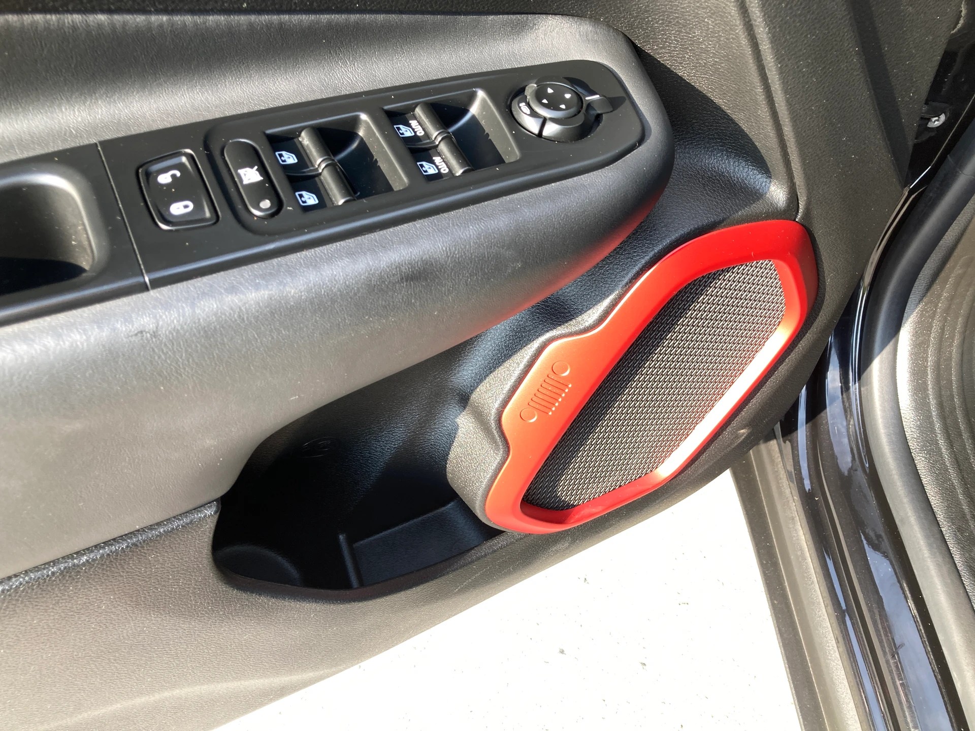 JEEP Renegade 2.0 CRD Trailhawk AWD + Low Range 9ATX-image-8