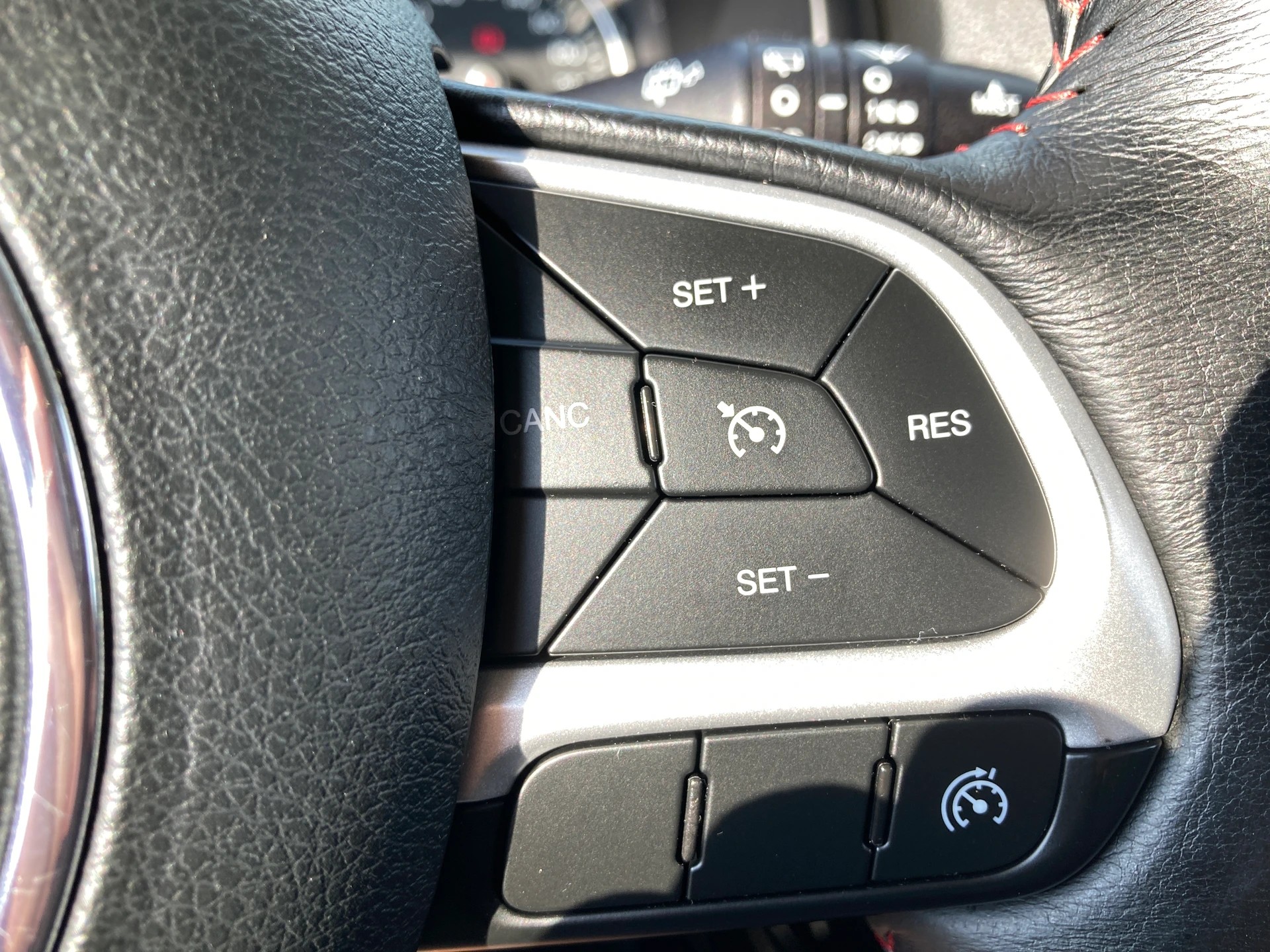JEEP Renegade 2.0 CRD Trailhawk AWD + Low Range 9ATX-image-9