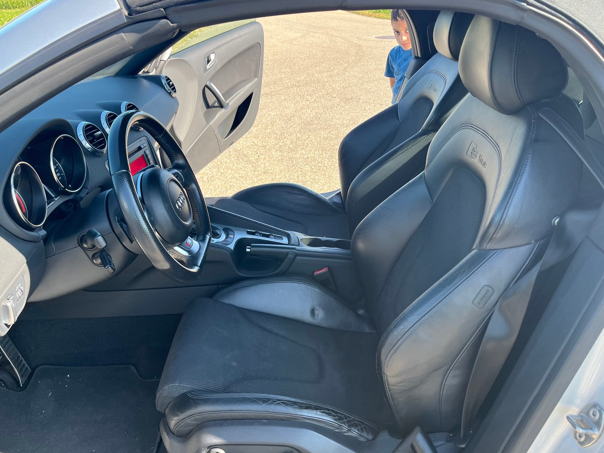 AUDI TT Roadster 2.0 TFSI-image-13