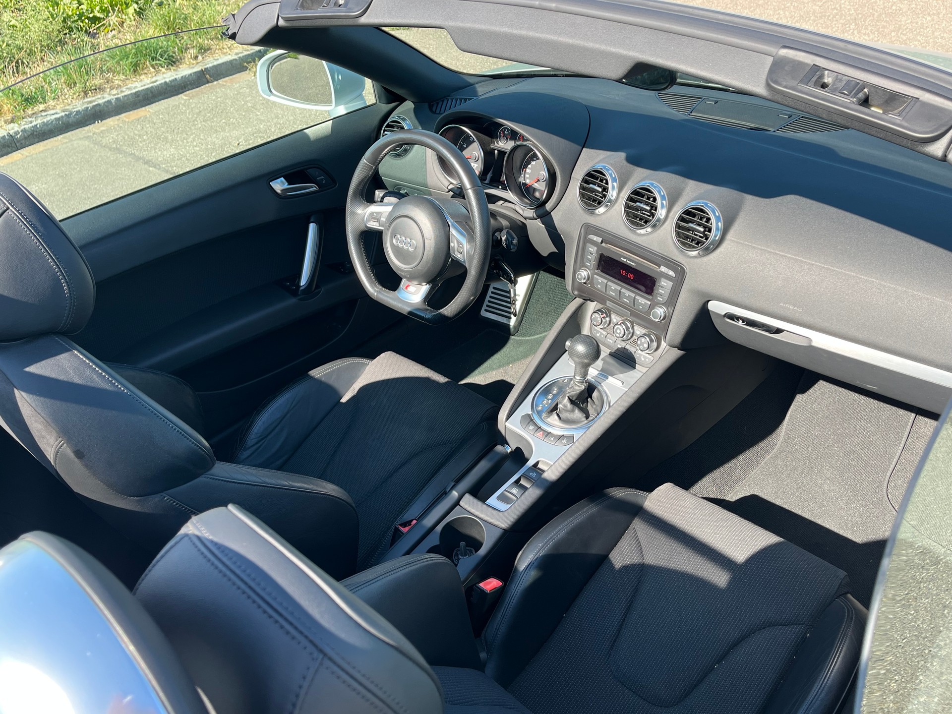 AUDI TT Roadster 2.0 TFSI-image-14