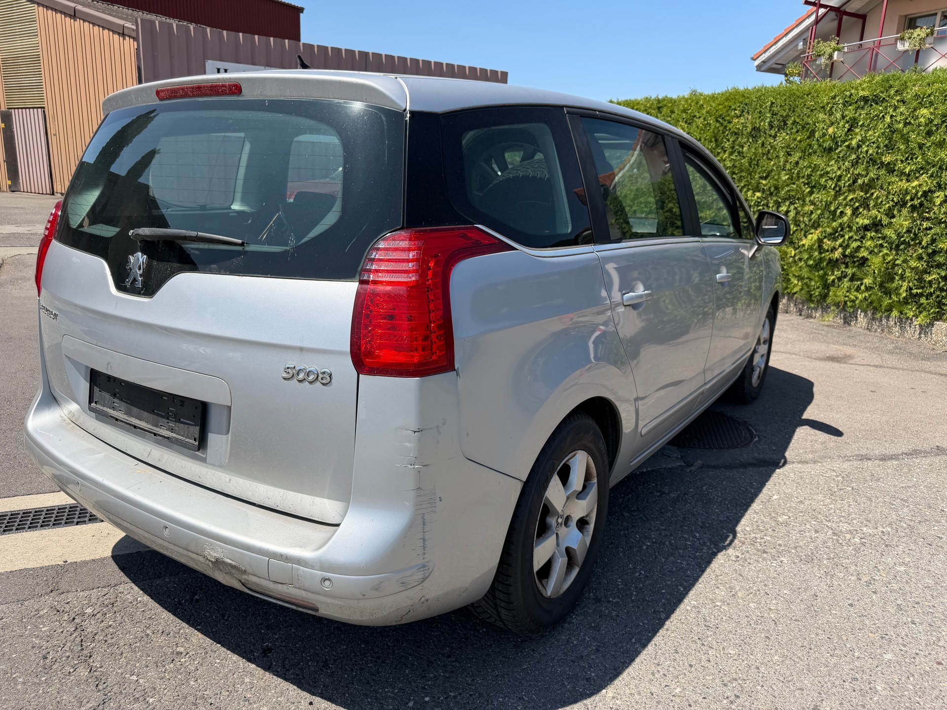 PEUGEOT 5008 1.6 16V T Family-image-3