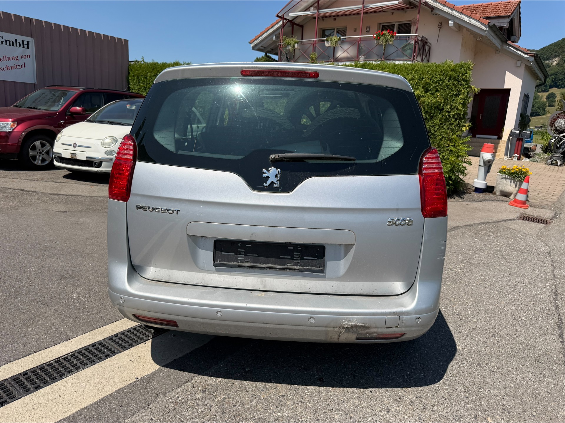 PEUGEOT 5008 1.6 16V T Family-image-4