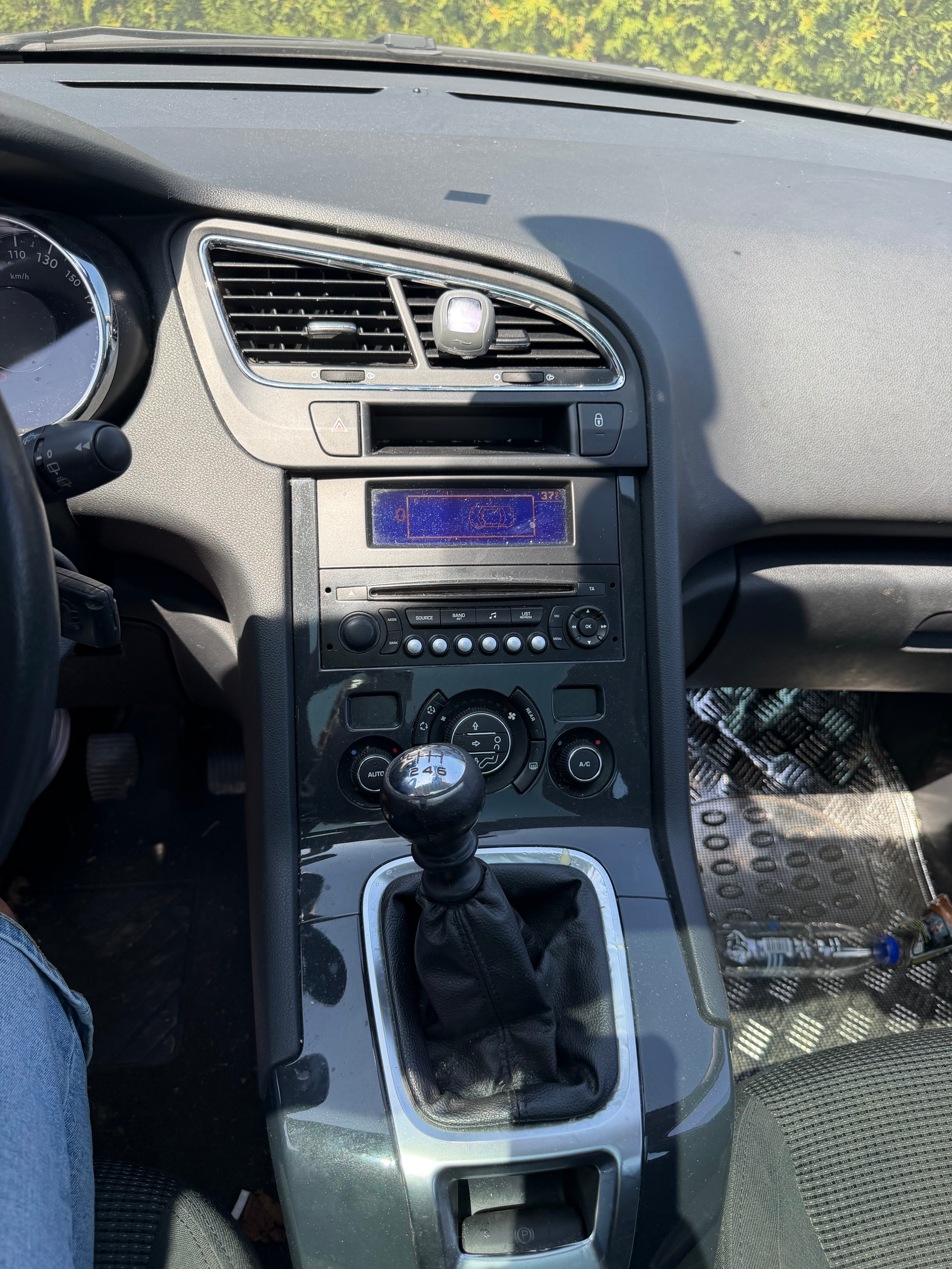 PEUGEOT 5008 1.6 16V T Family-image-7