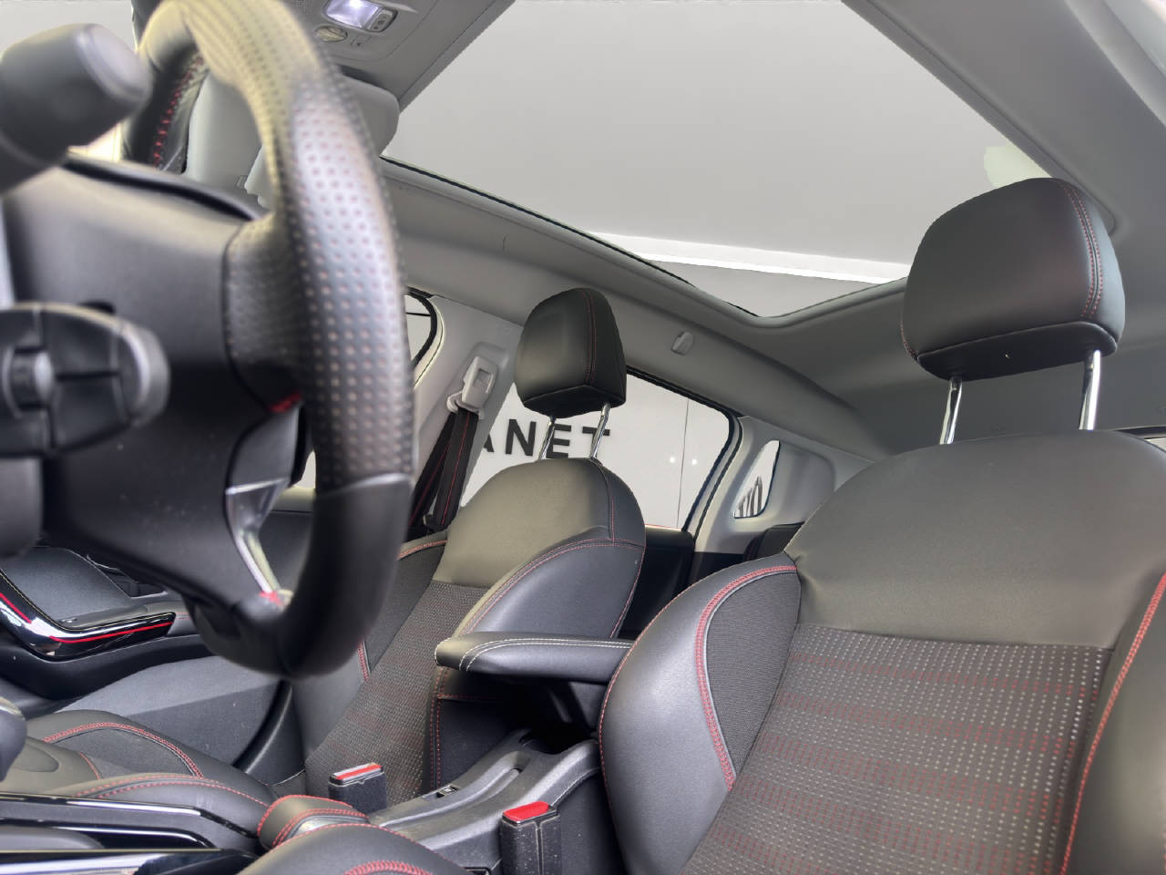PEUGEOT 2008 1.2 PureTech 110 Allure S/S *Automat*-image-9