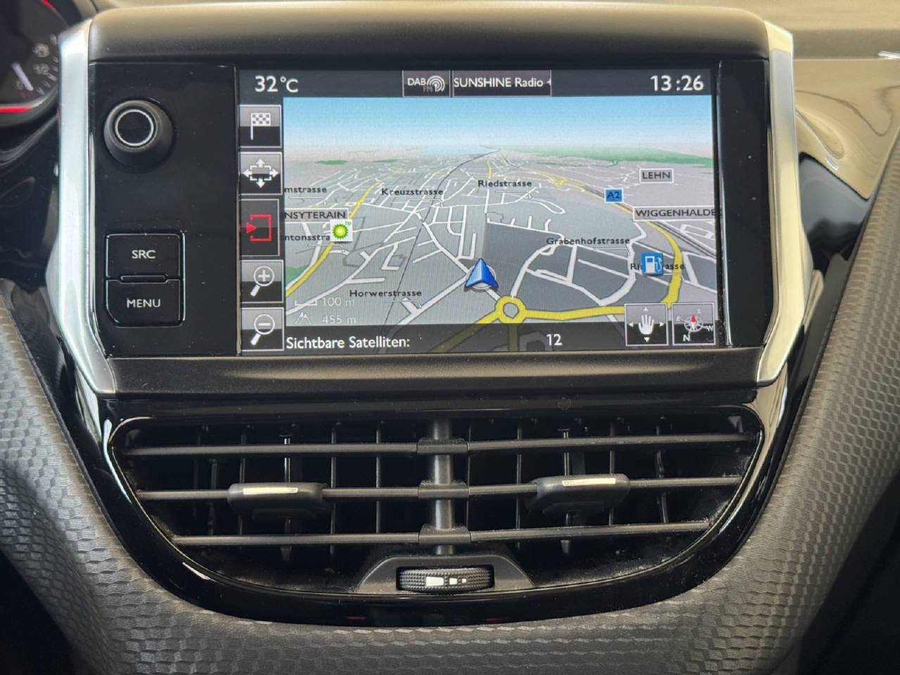 PEUGEOT 2008 1.2 PureTech 110 Allure S/S *Automat*-image-14