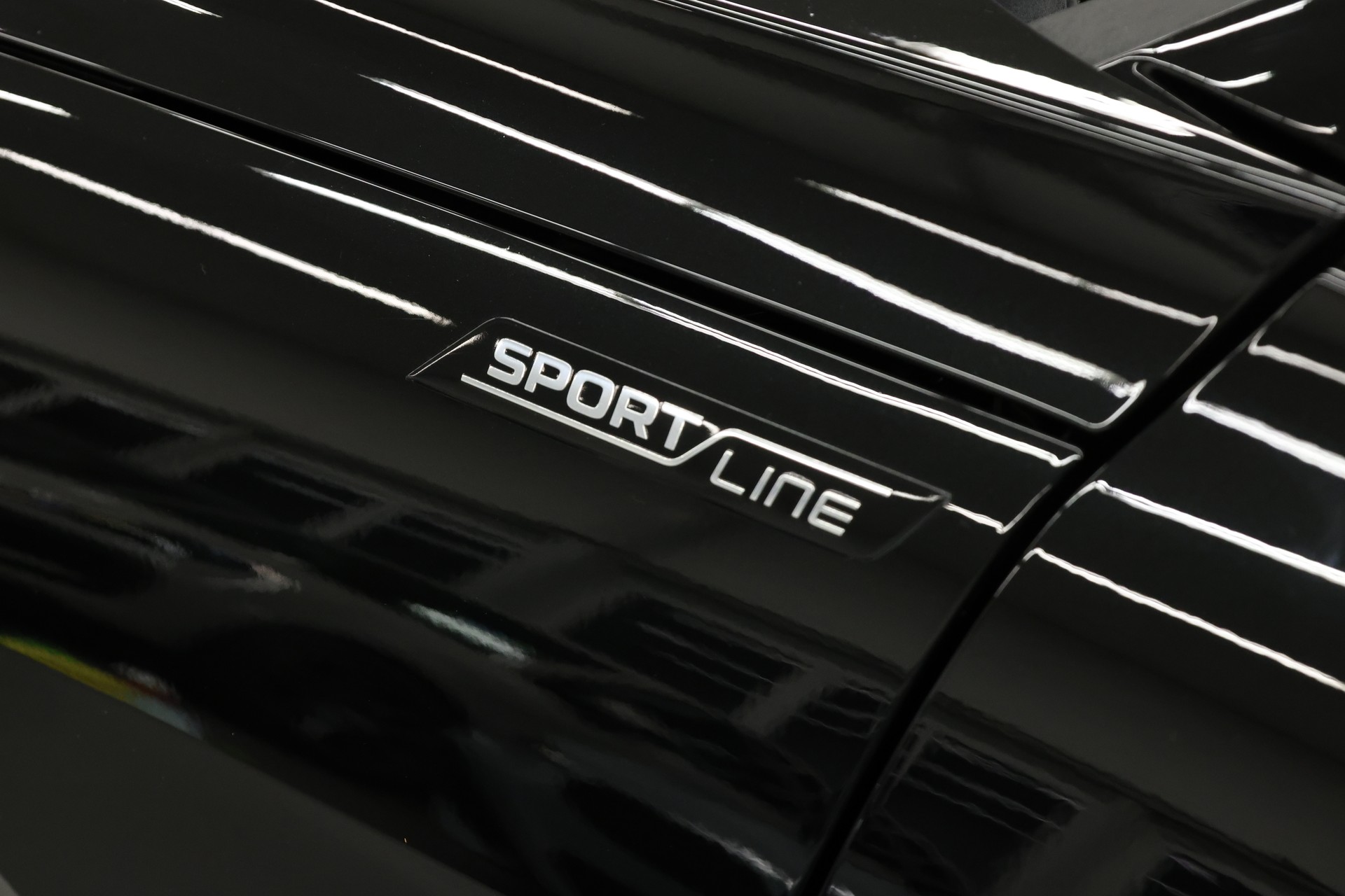SKODA Superb Combi 2.0 TDI Sportline 4x4 DSG-image-12