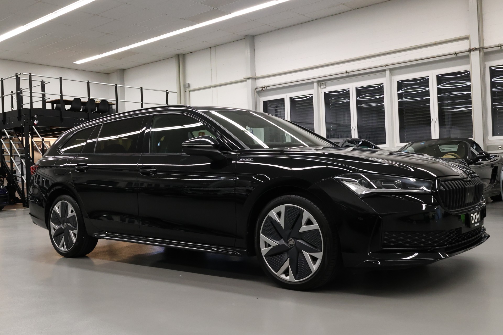 SKODA Superb Combi 2.0 TDI Sportline 4x4 DSG-showroom-element-1