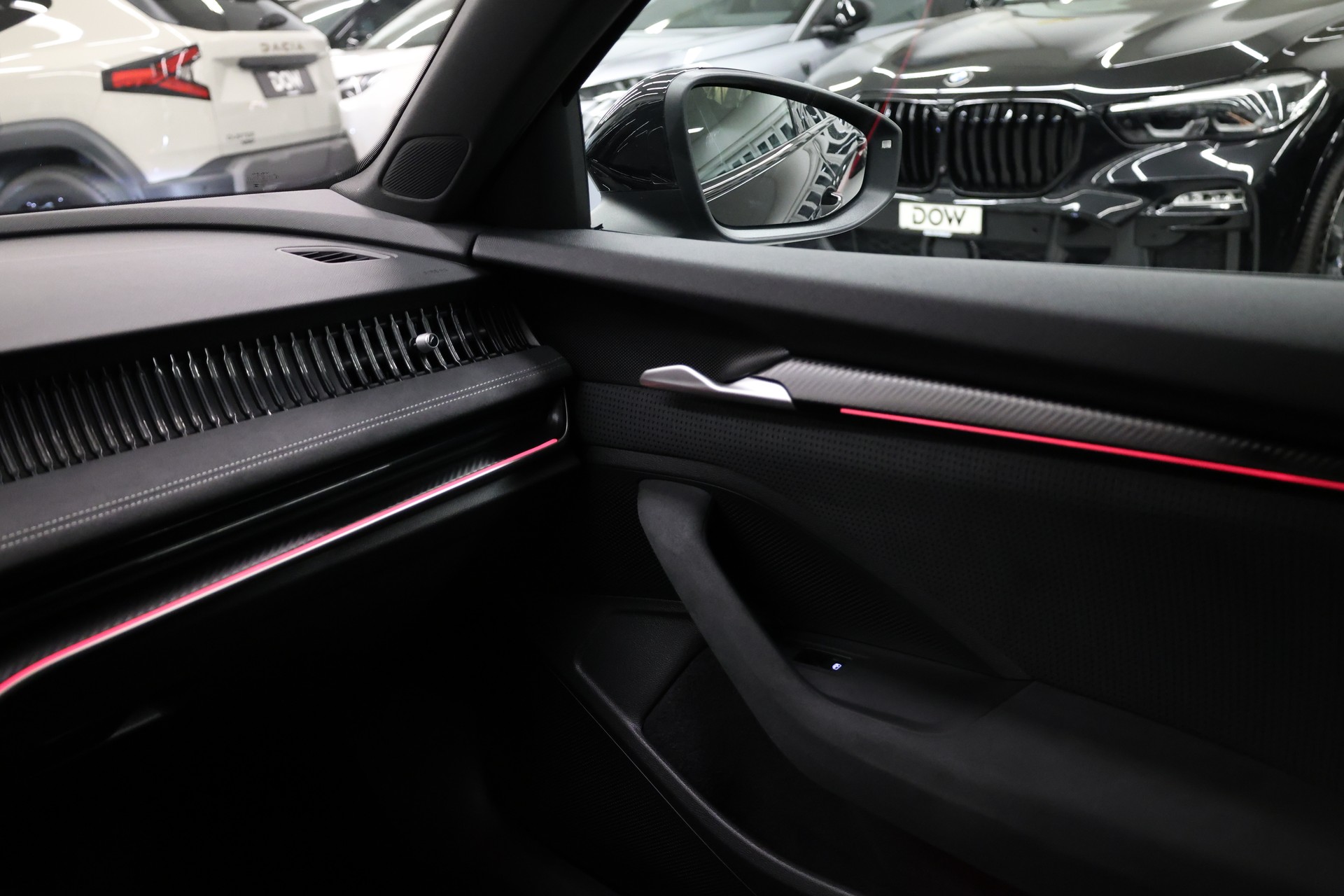 SKODA Superb Combi 2.0 TDI Sportline 4x4 DSG-image-23