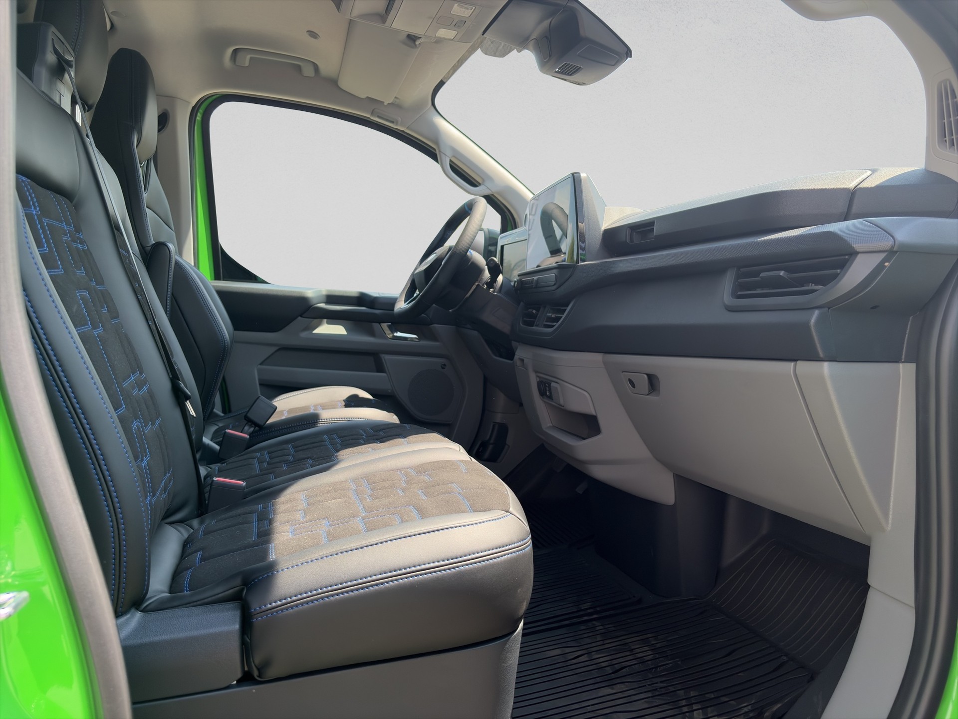 FORD Transit Custom Fourgon 320 L1H1 MS-RT Automat 170 ch 2.0 ecoblue BVA8-image-9