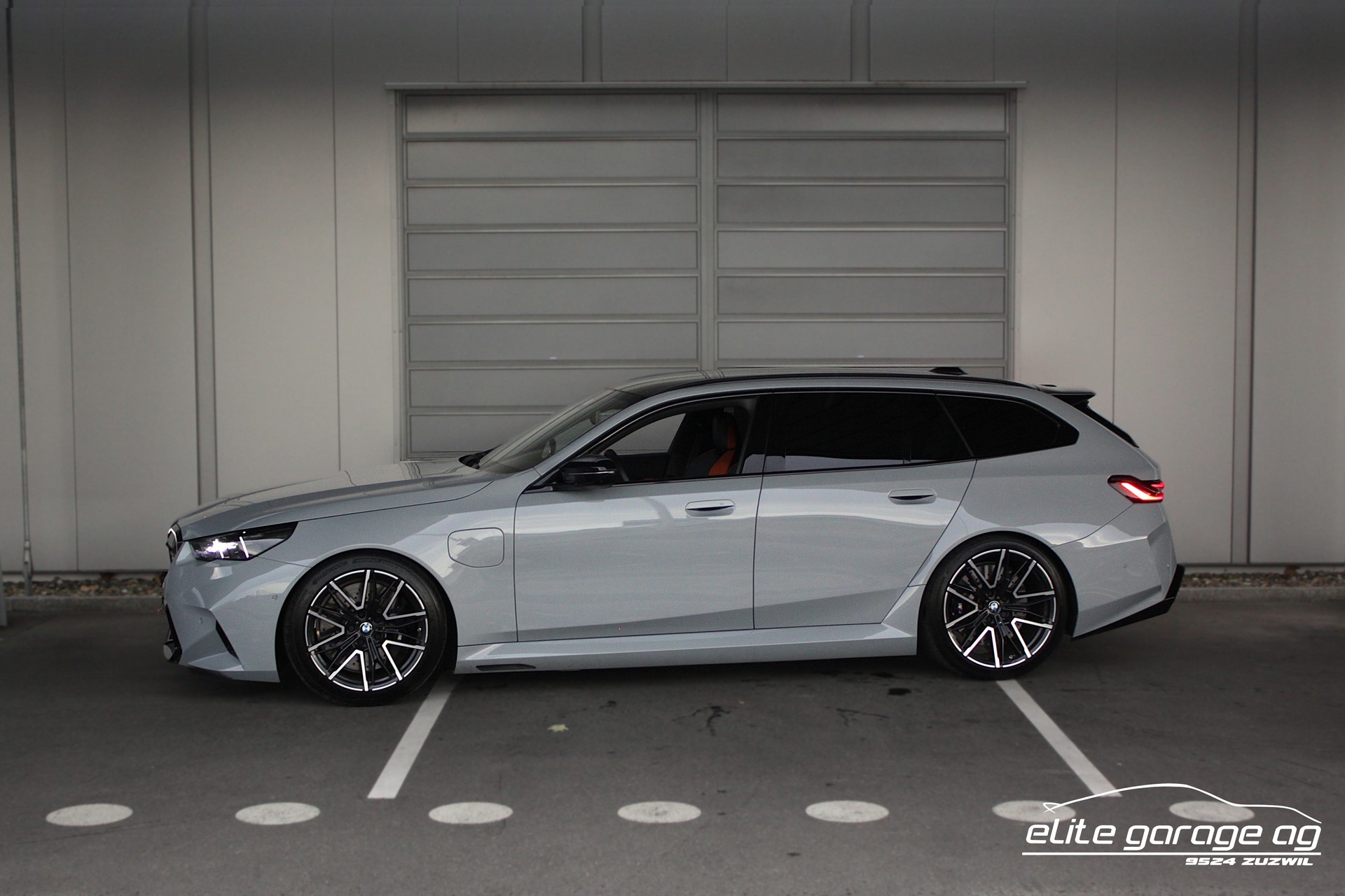 BMW M5 xDrive Touring aus 1. Hand-image-0