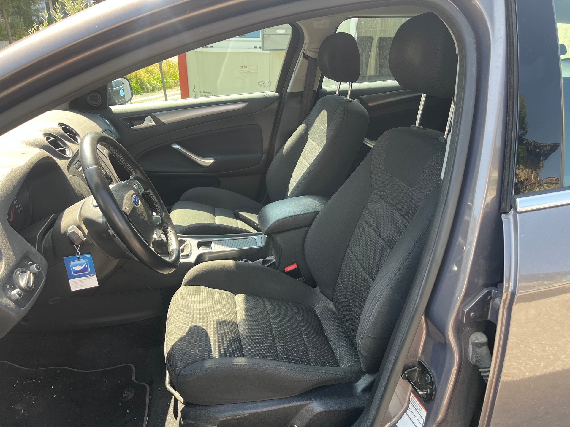 FORD Mondeo 1.6 EcoBoost SCTi Titanium-image-9
