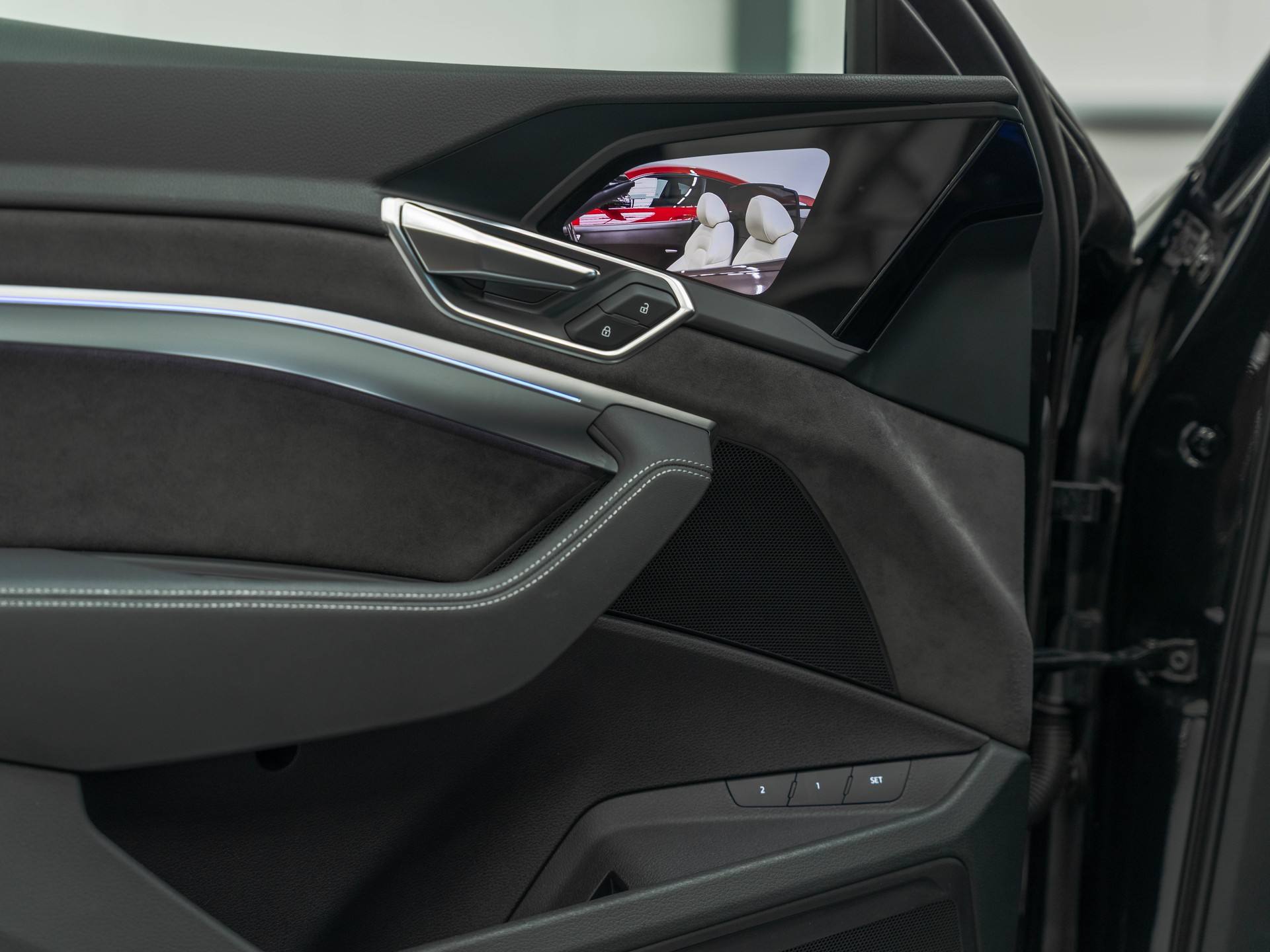 AUDI e-tron 55 Advanced quattro-image-19