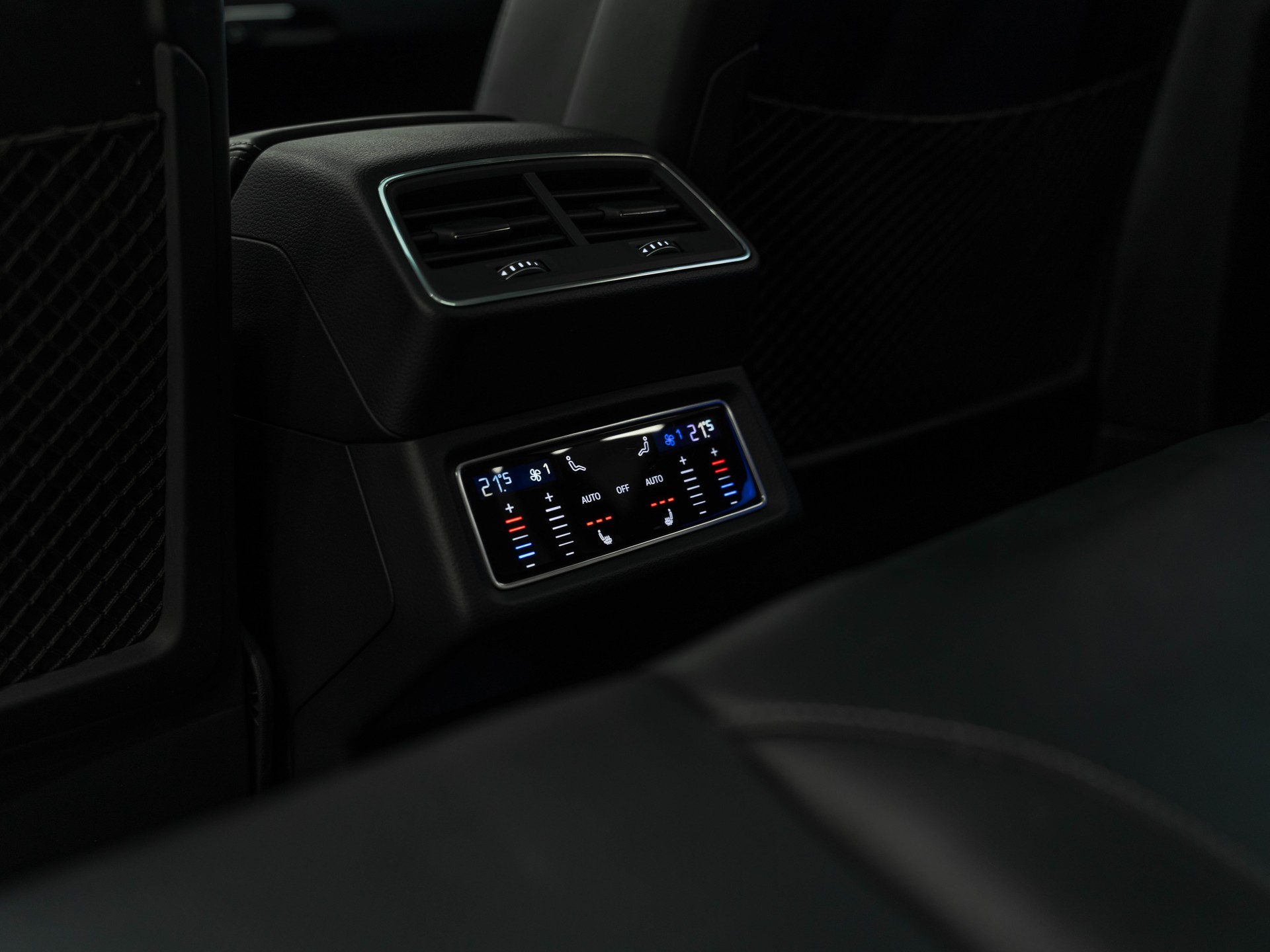 AUDI e-tron 55 Advanced quattro-image-21