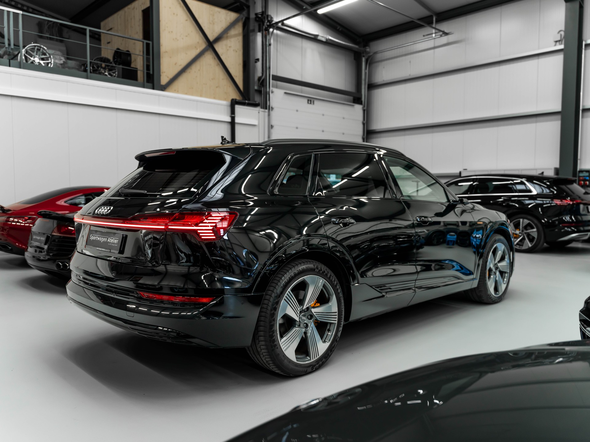 AUDI e-tron 55 Advanced quattro-image-3