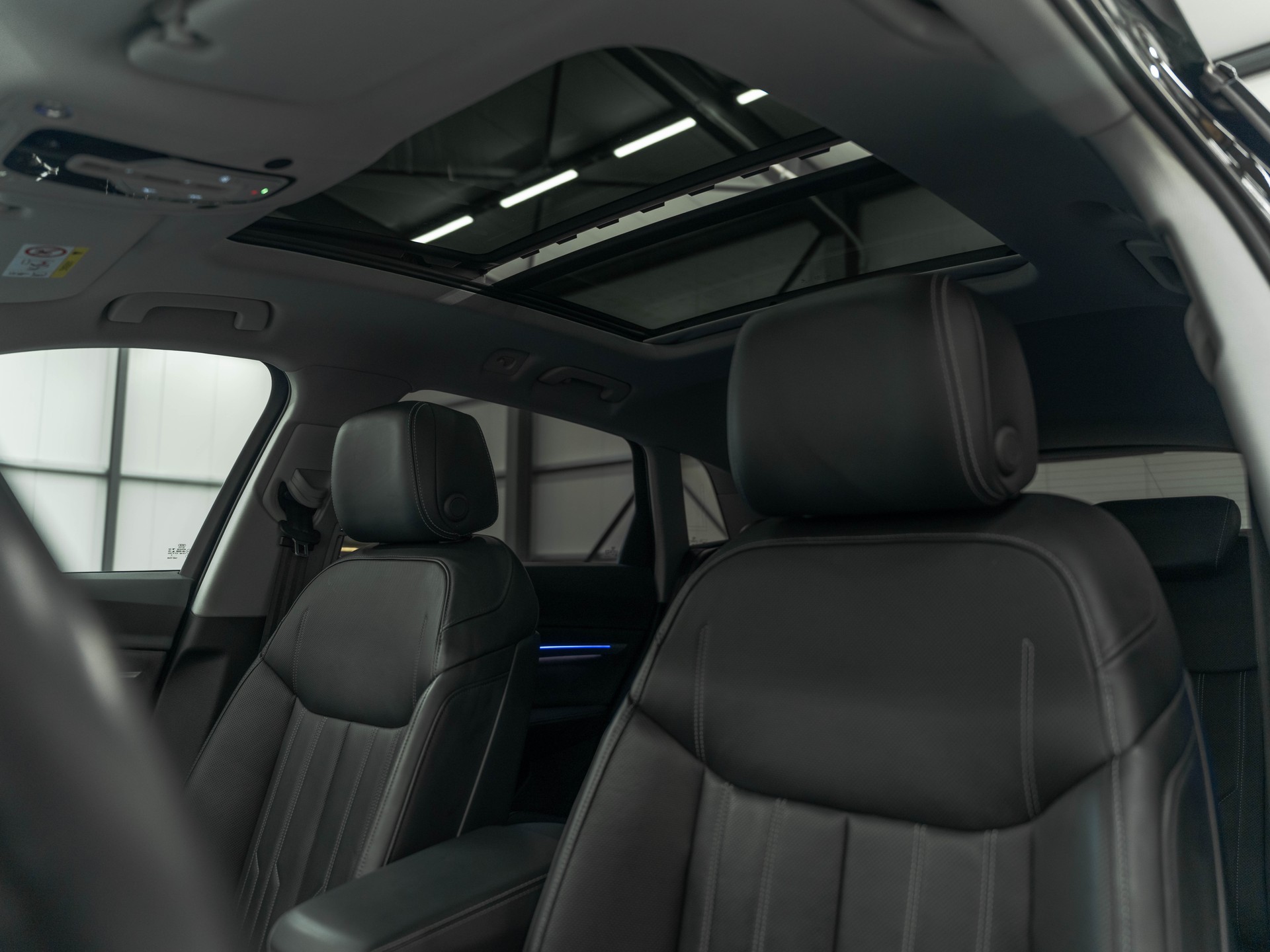 AUDI e-tron 55 Advanced quattro-image-9
