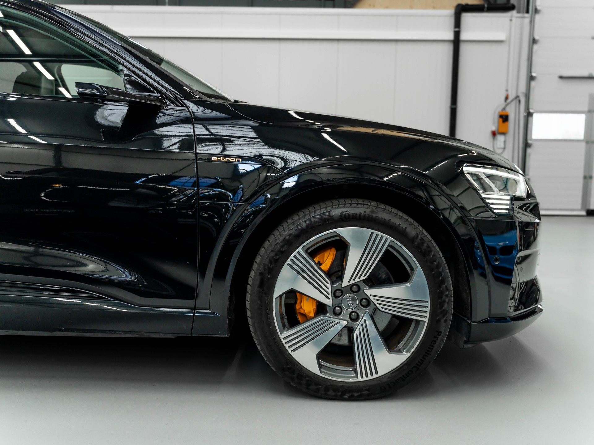 AUDI e-tron 55 Advanced quattro-image-17
