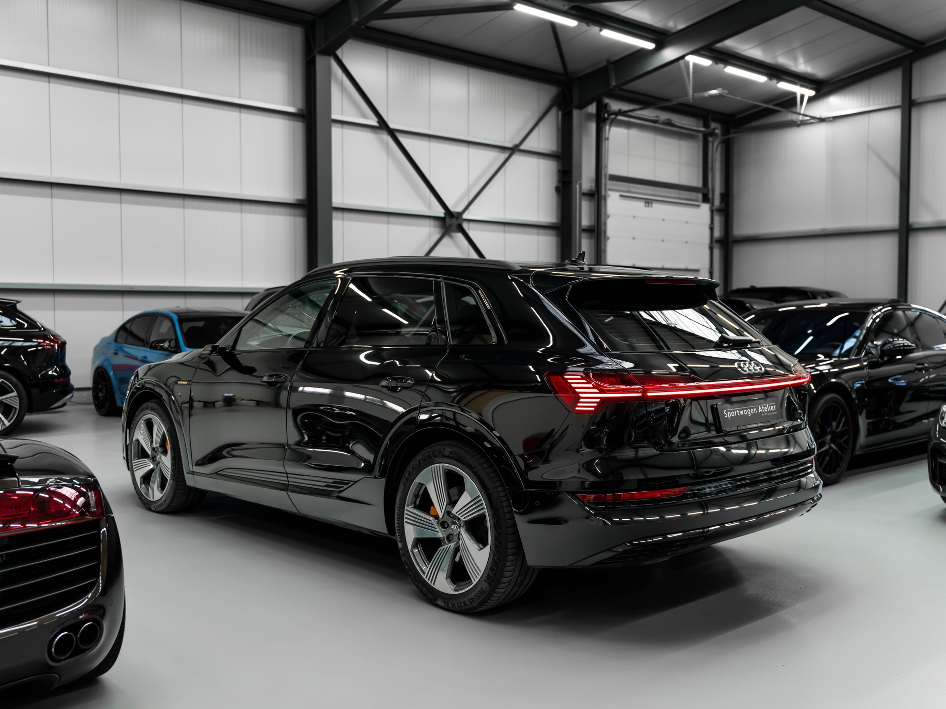 AUDI e-tron 55 Advanced quattro-image-1