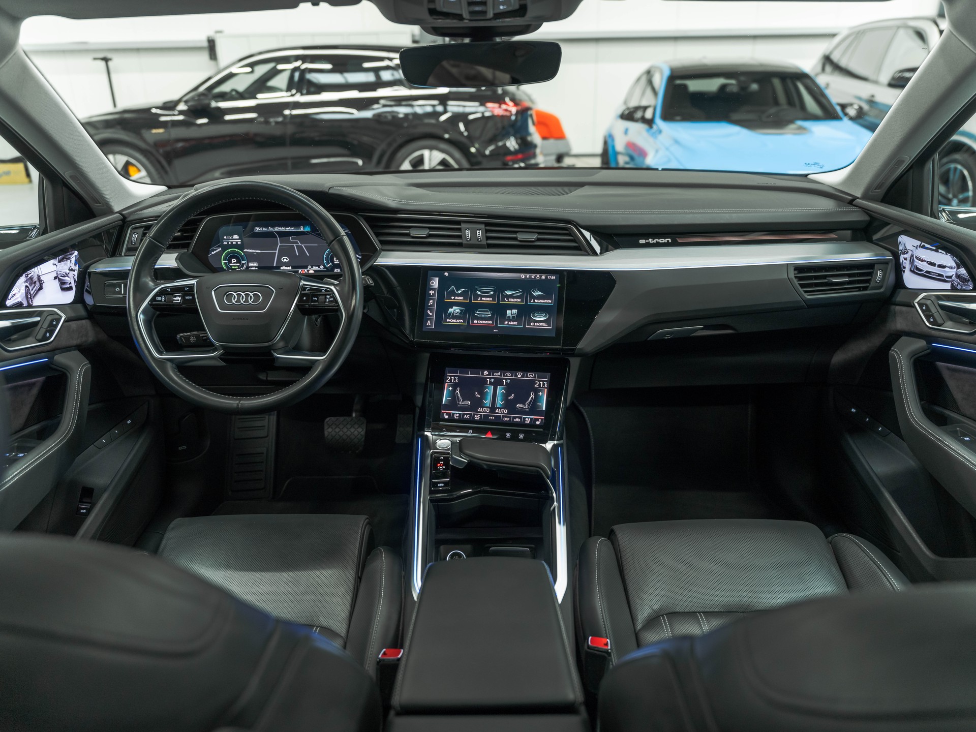 AUDI e-tron 55 Advanced quattro-image-12