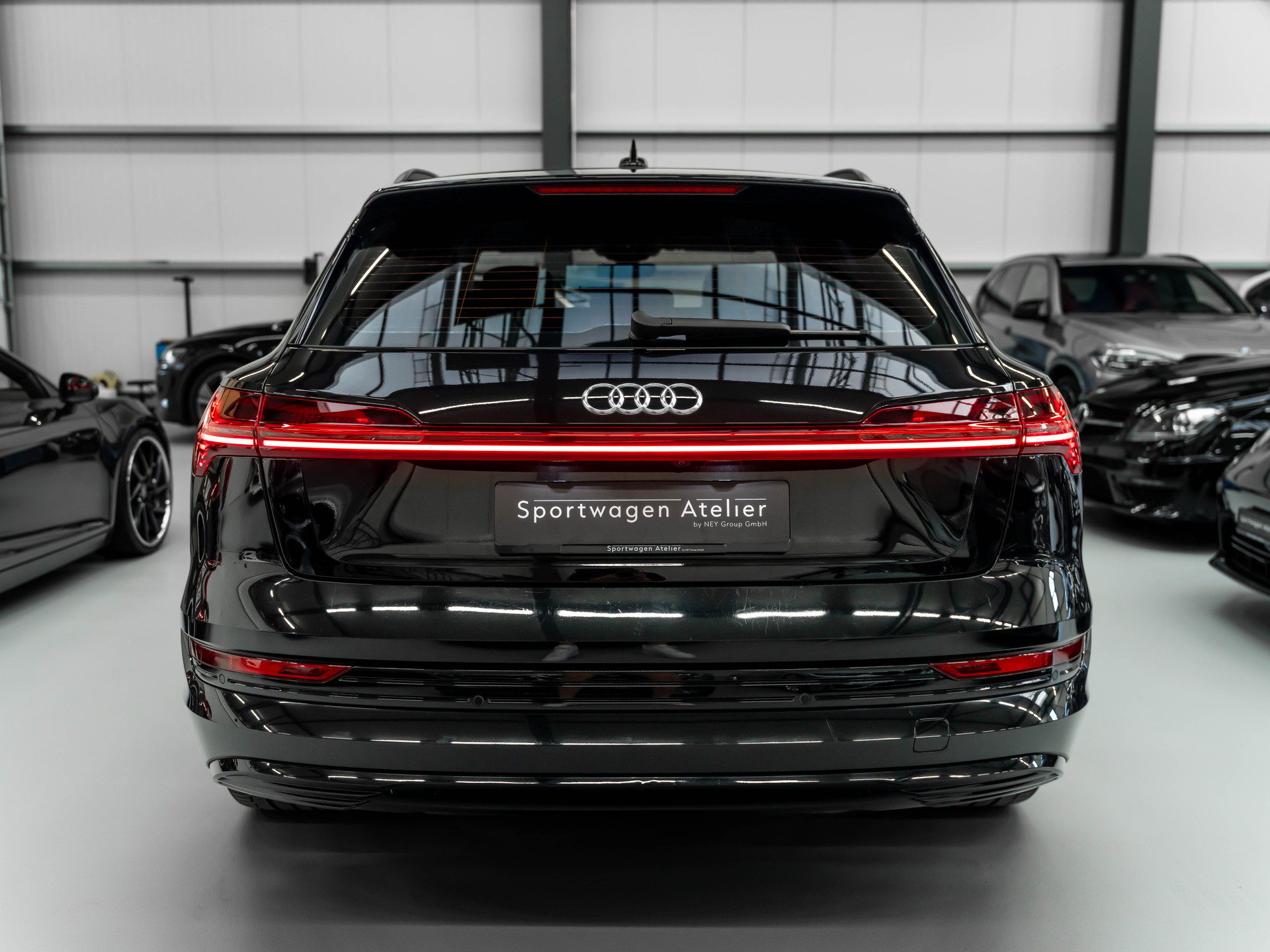 AUDI e-tron 55 Advanced quattro-image-2