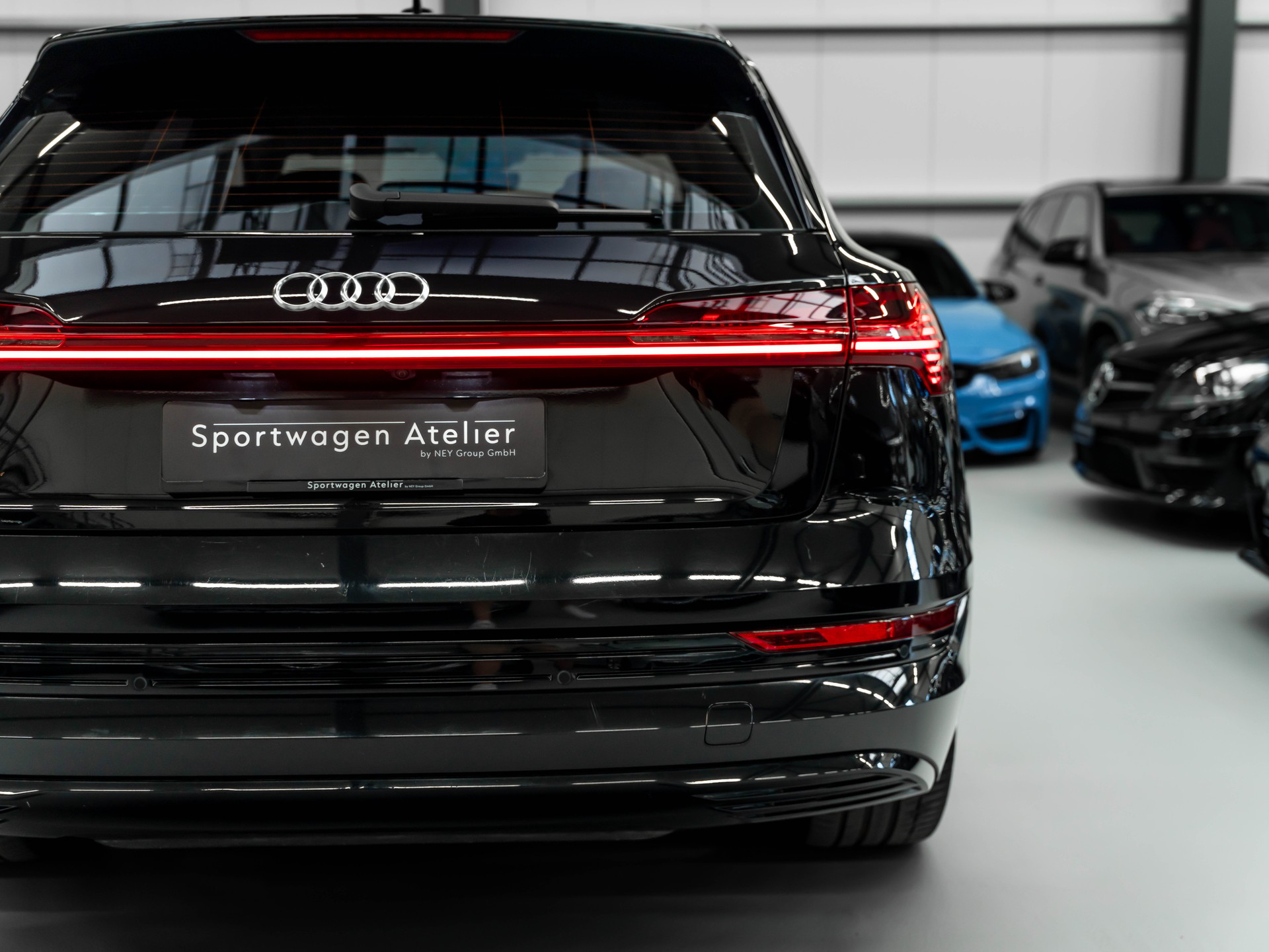 AUDI e-tron 55 Advanced quattro-image-16