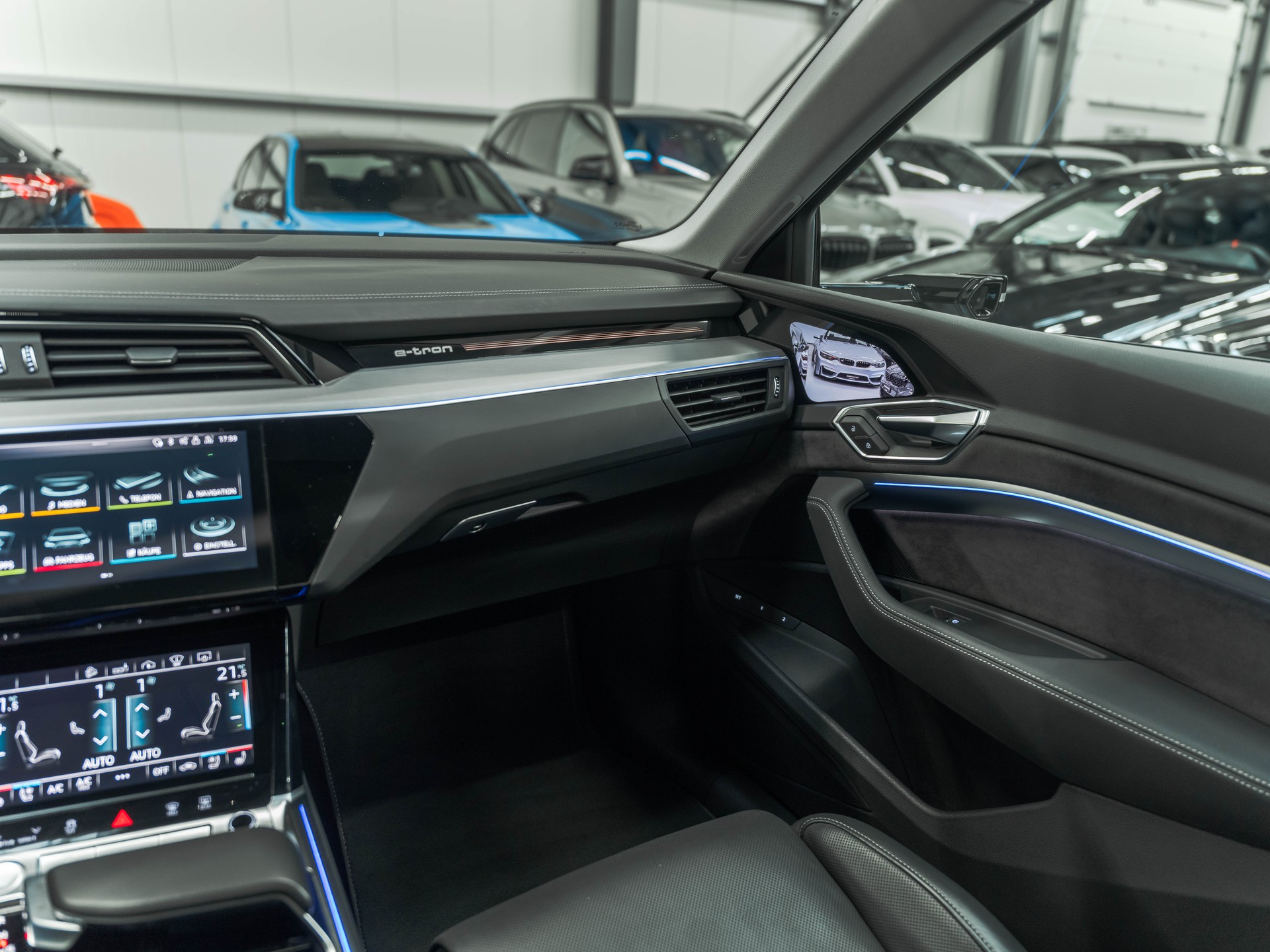 AUDI e-tron 55 Advanced quattro-image-23