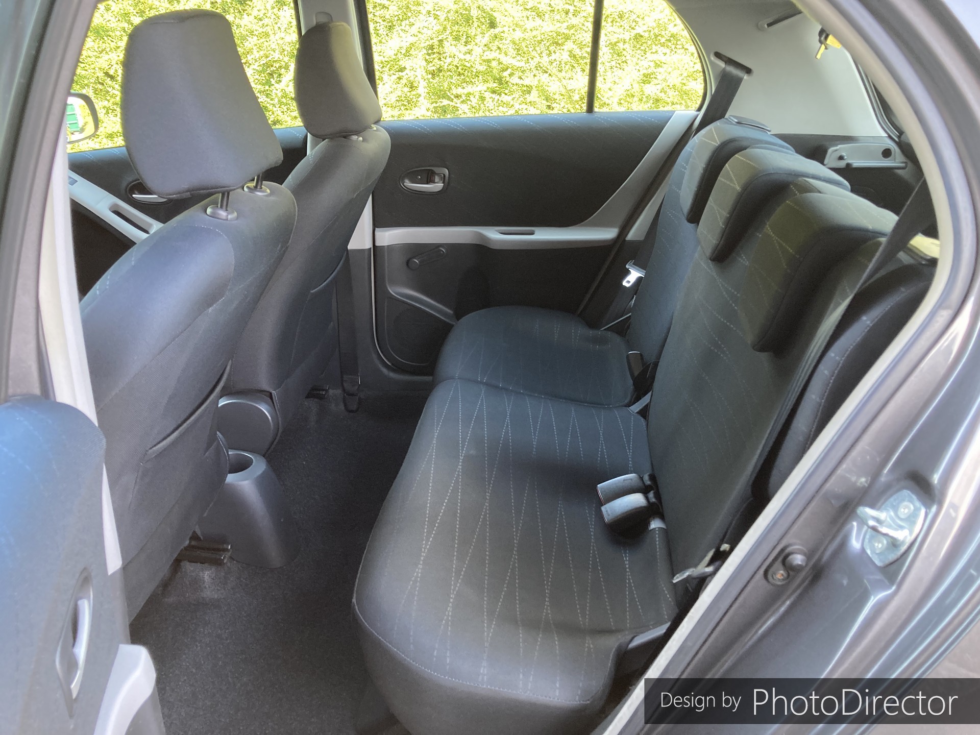 TOYOTA Yaris 1.3 COOL-image-10