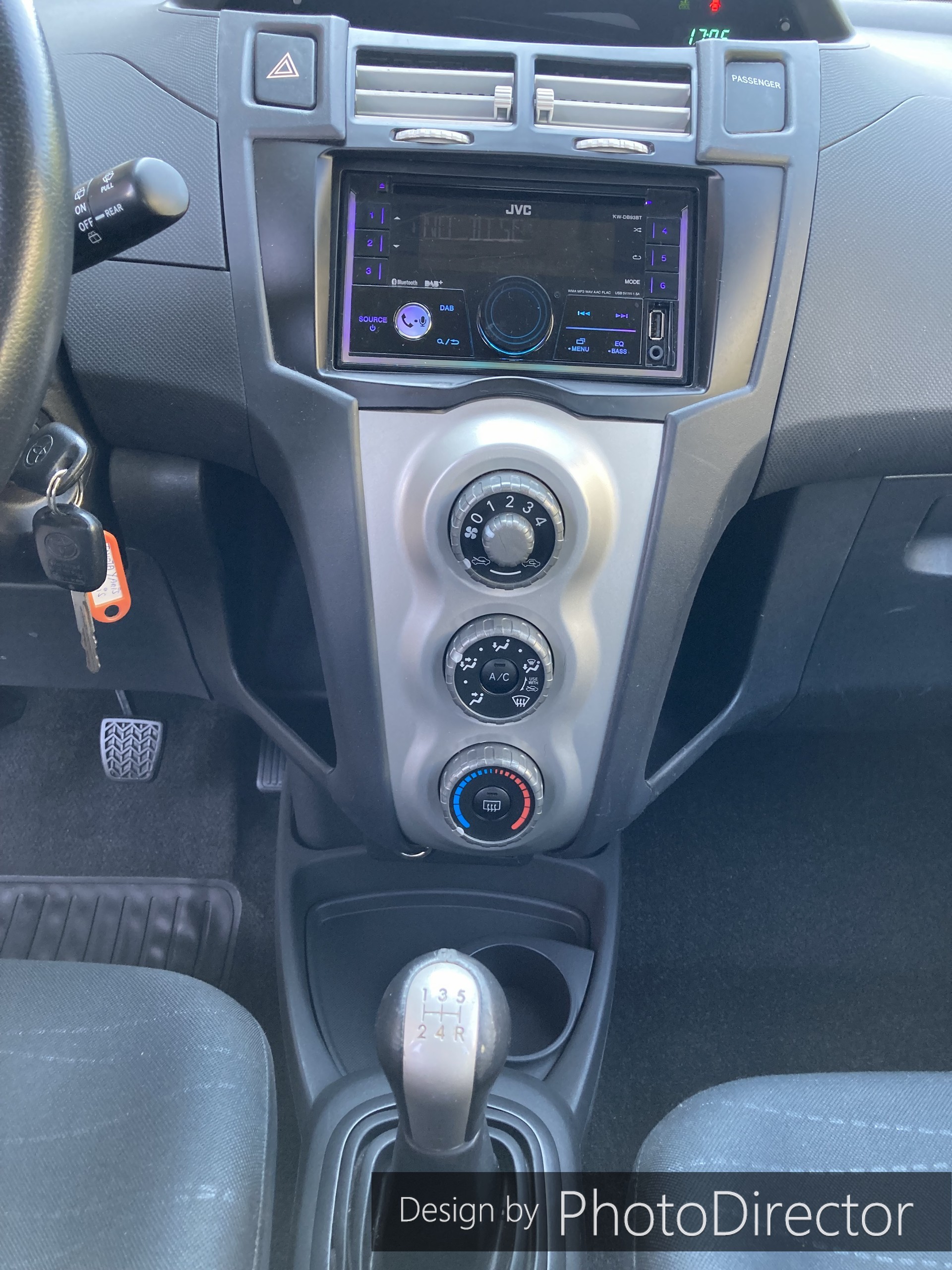 TOYOTA Yaris 1.3 COOL-image-6