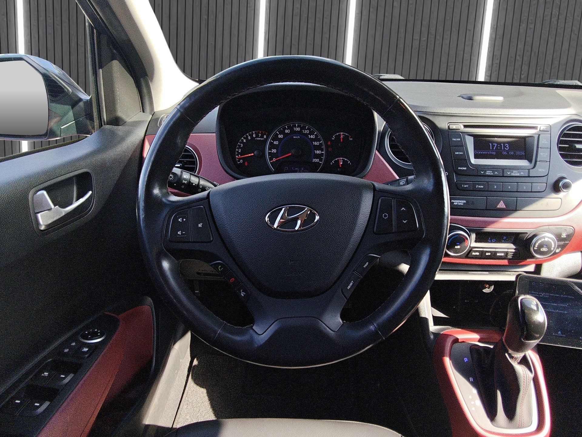 HYUNDAI i10 1.2 Vertex Automatic-image-9