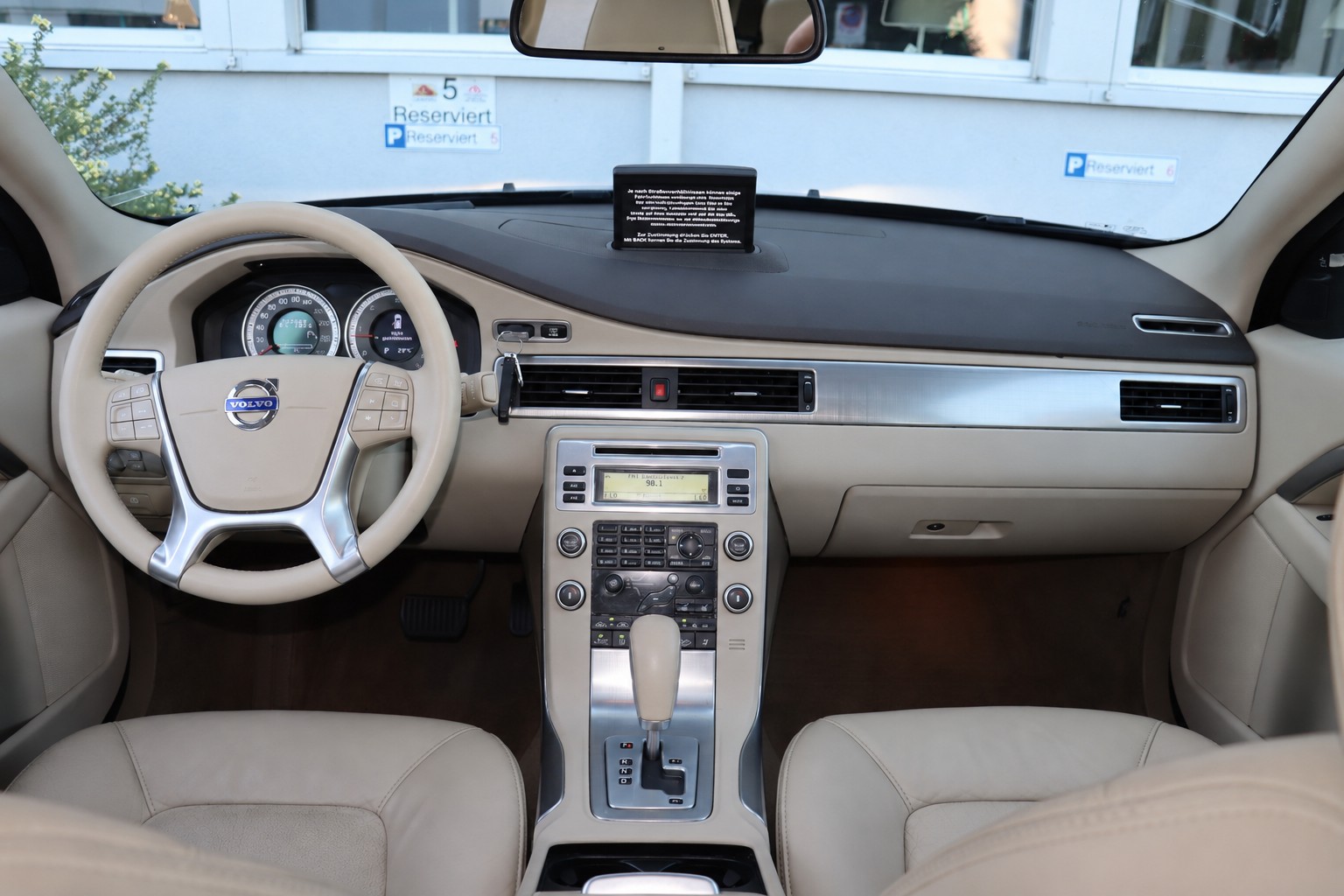 VOLVO XC70 D3 AWD Summum Geartronic-image-4